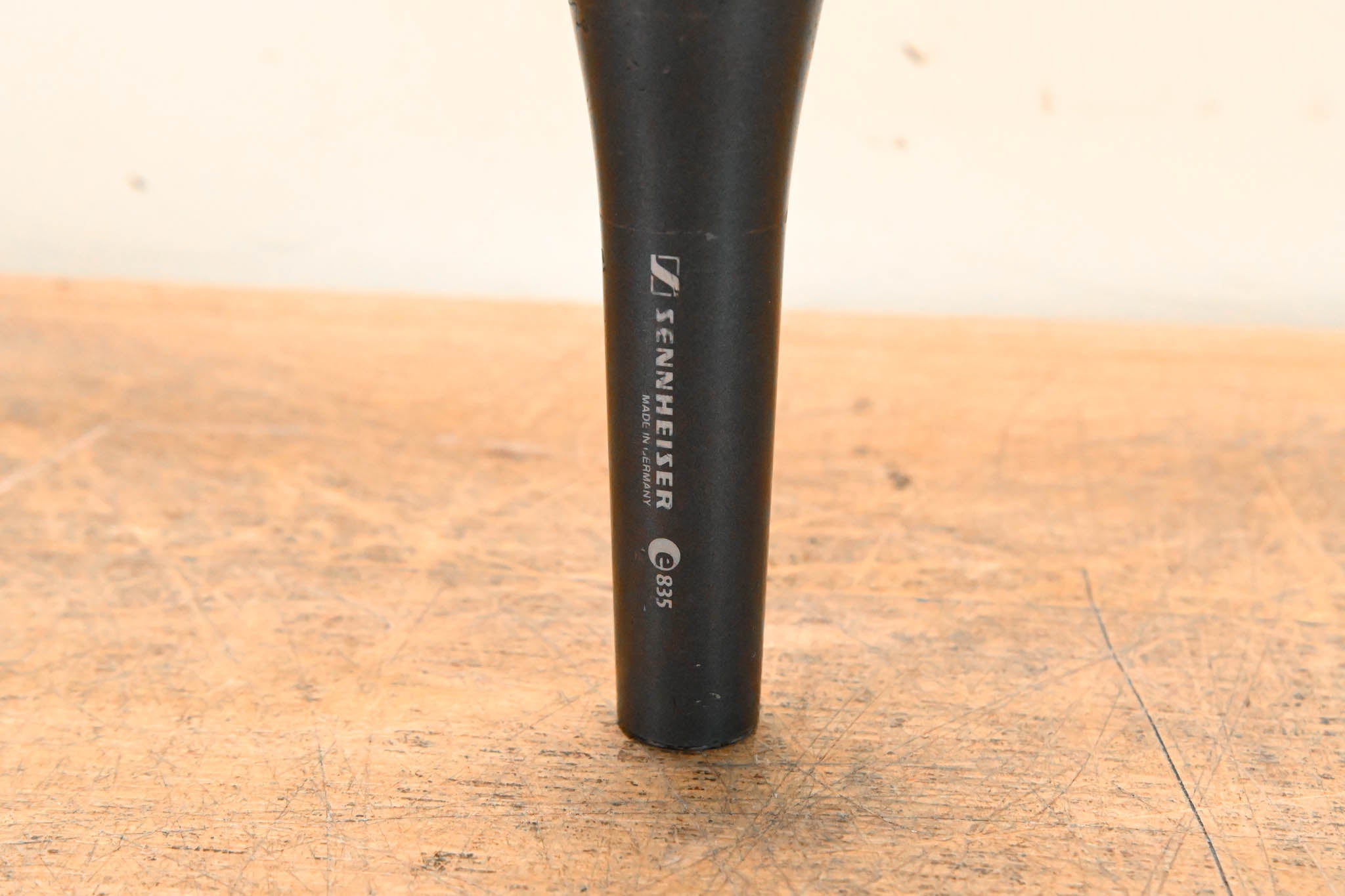 Sennheiser e 835 Cardioid Handheld Dynamic Vocal Microphone