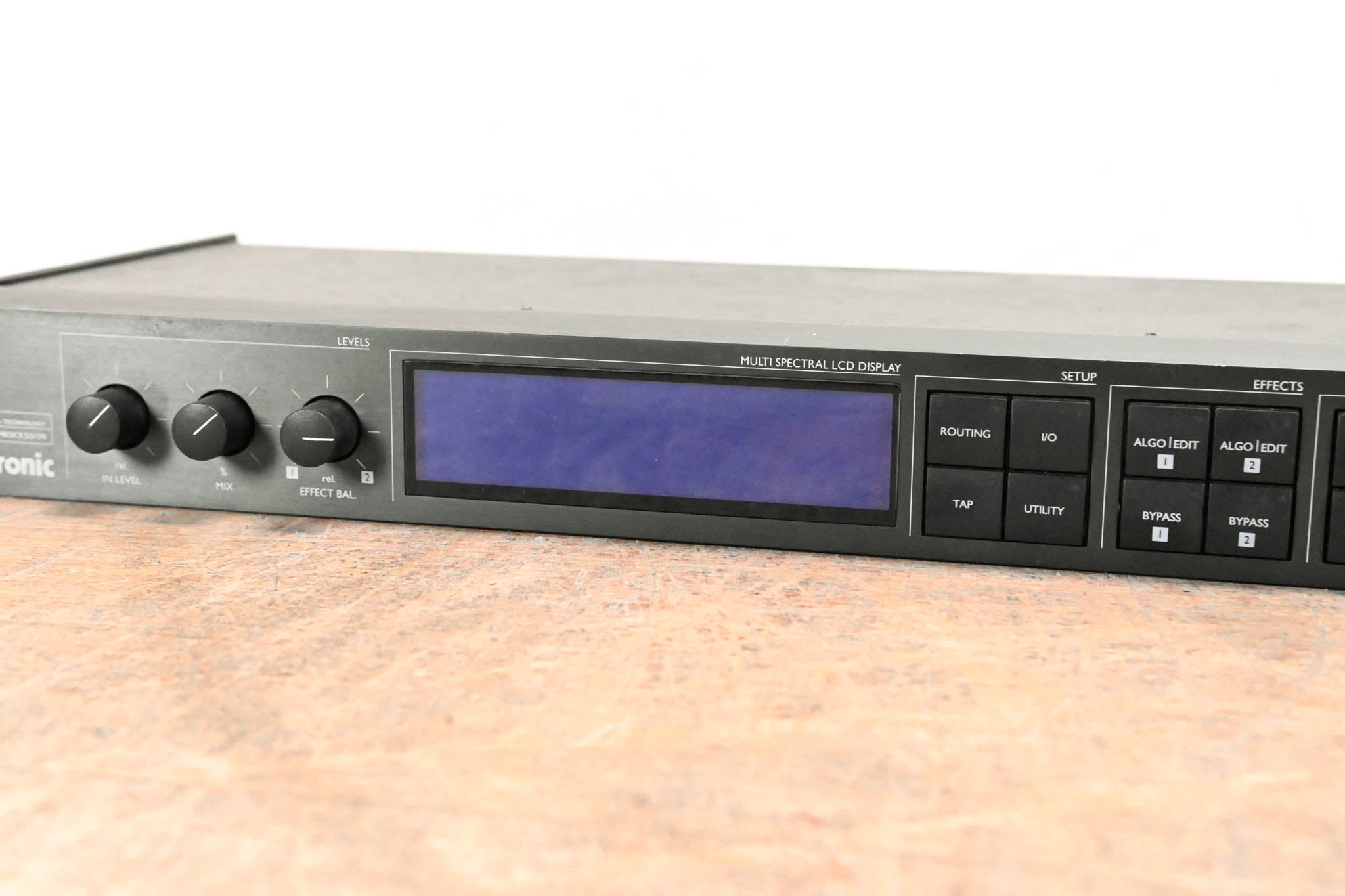 TC Electronic M-ONE XL Dual-Engine Effects Processor