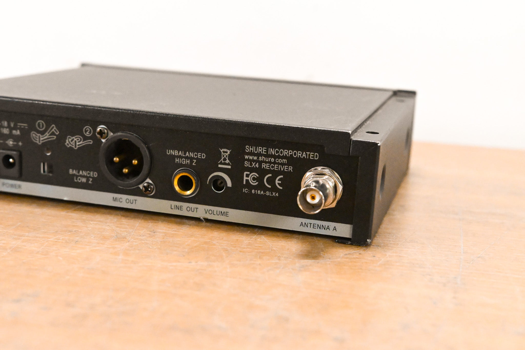 Shure SLX4 Wireless Receiver - R5 Band: 800-820 MHz (NO POWER SUPPLY)