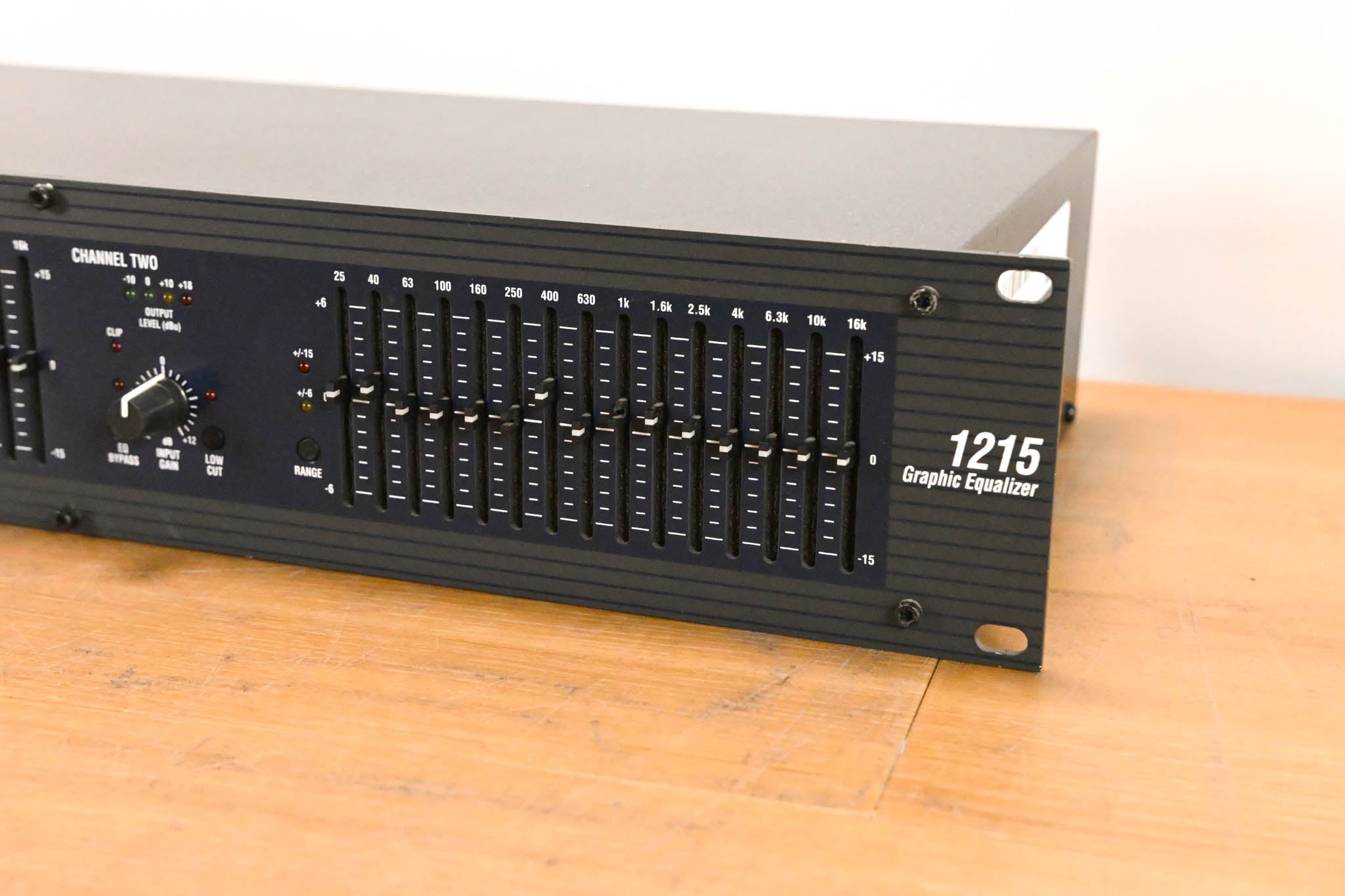 dbx 1215 Dual-Channel 15-Band Equalizer