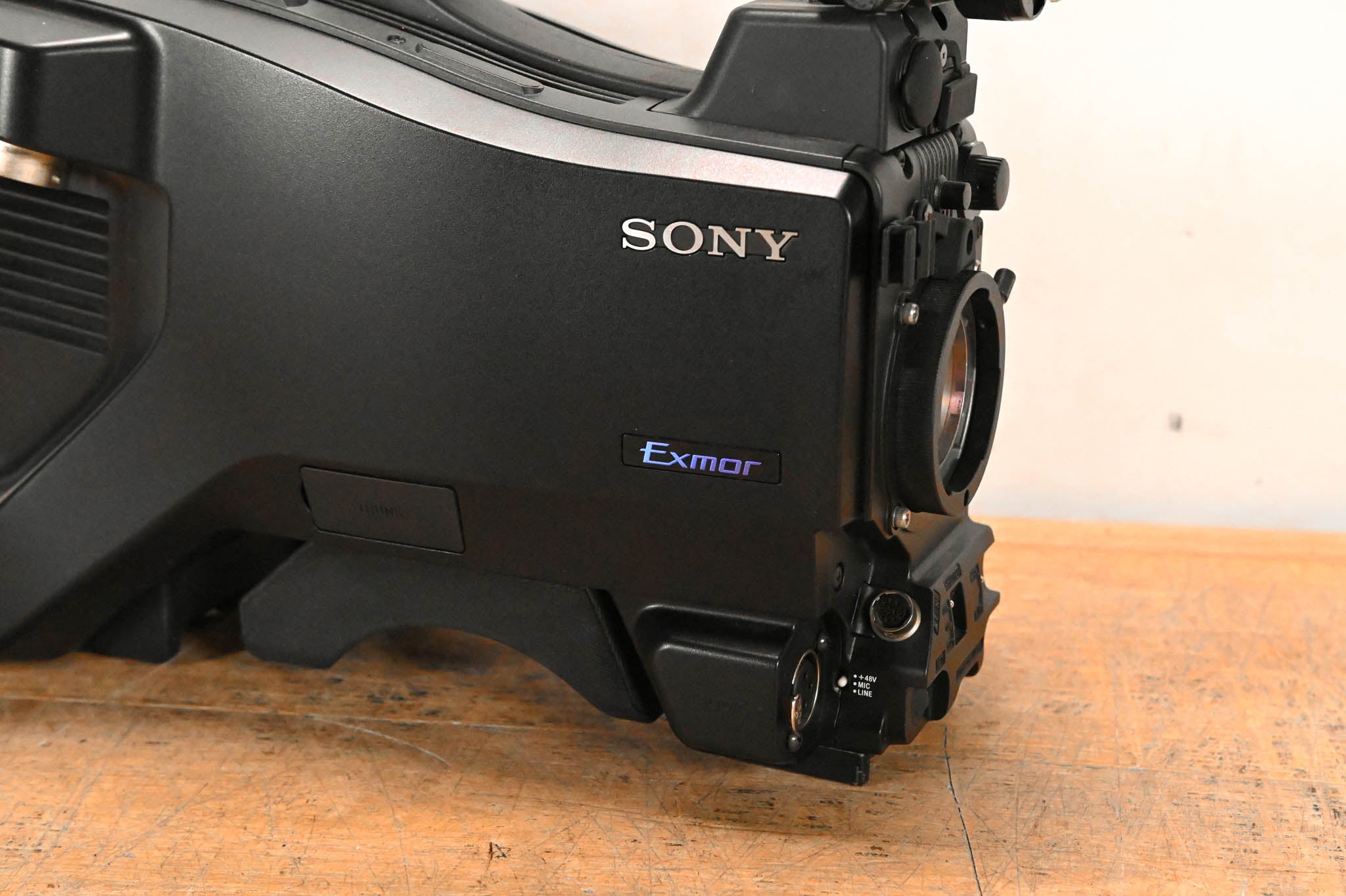 Sony HXC-D70 HD/SD Studio Camera