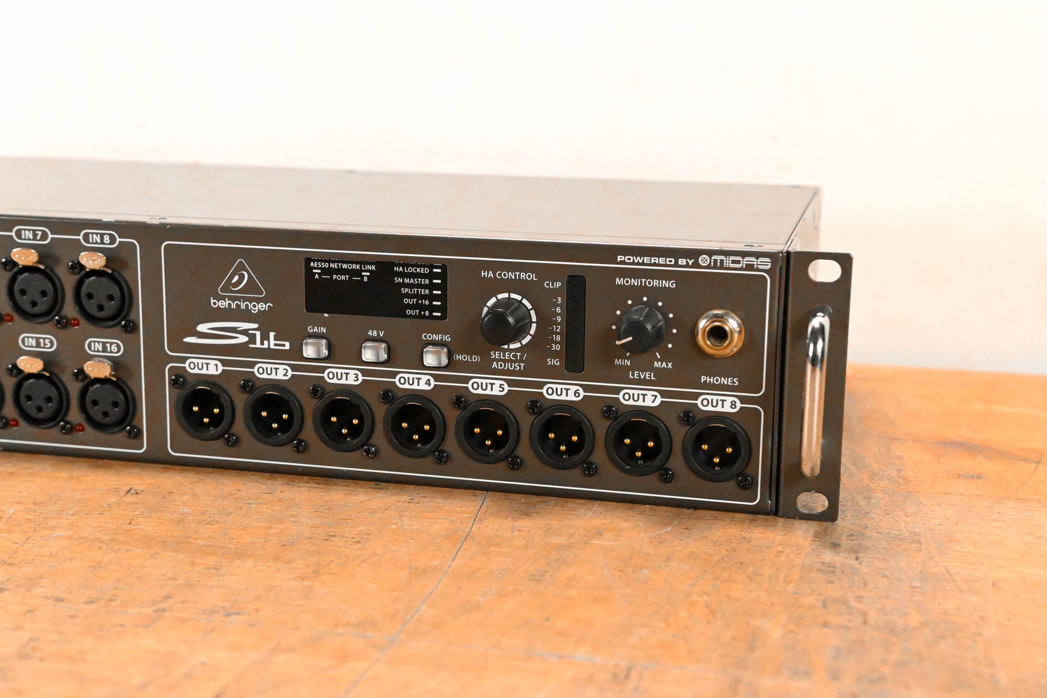 Behringer S16 16 x 8 Digital Stage Box