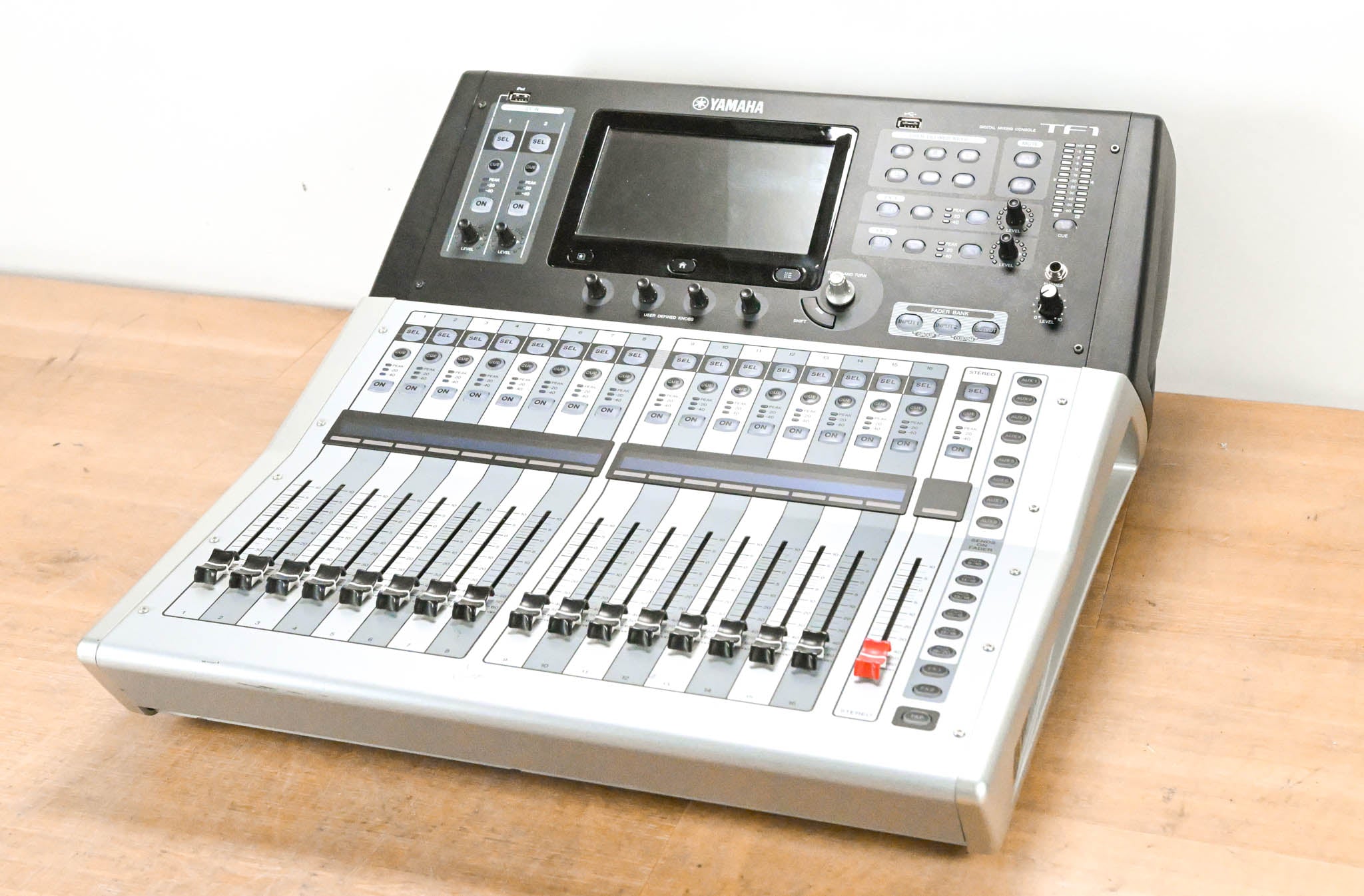 Yamaha TF1 16-Channel Digital Mixing Console