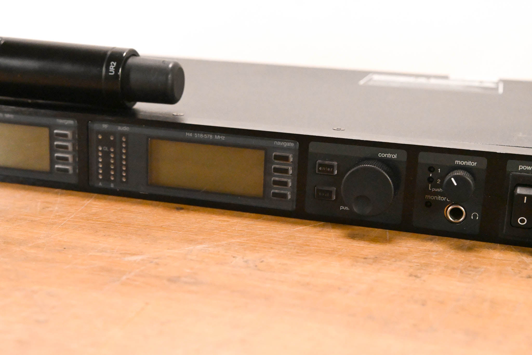 Shure UR4D Wireless Receiver w/ UR2/SM58 Handheld Transmitter - H4 Band