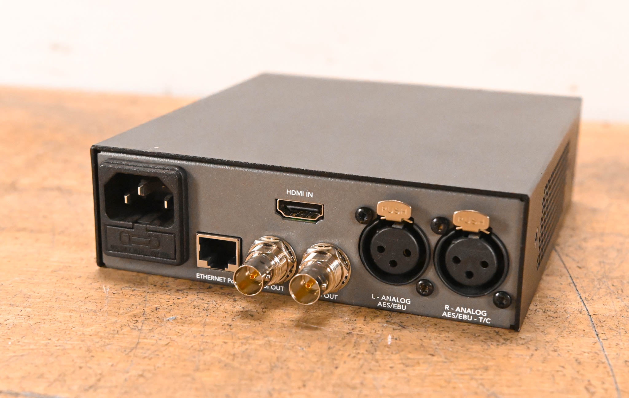 Blackmagic Design Teranex Mini HDMI to SDI 12G w/ Smart Panel