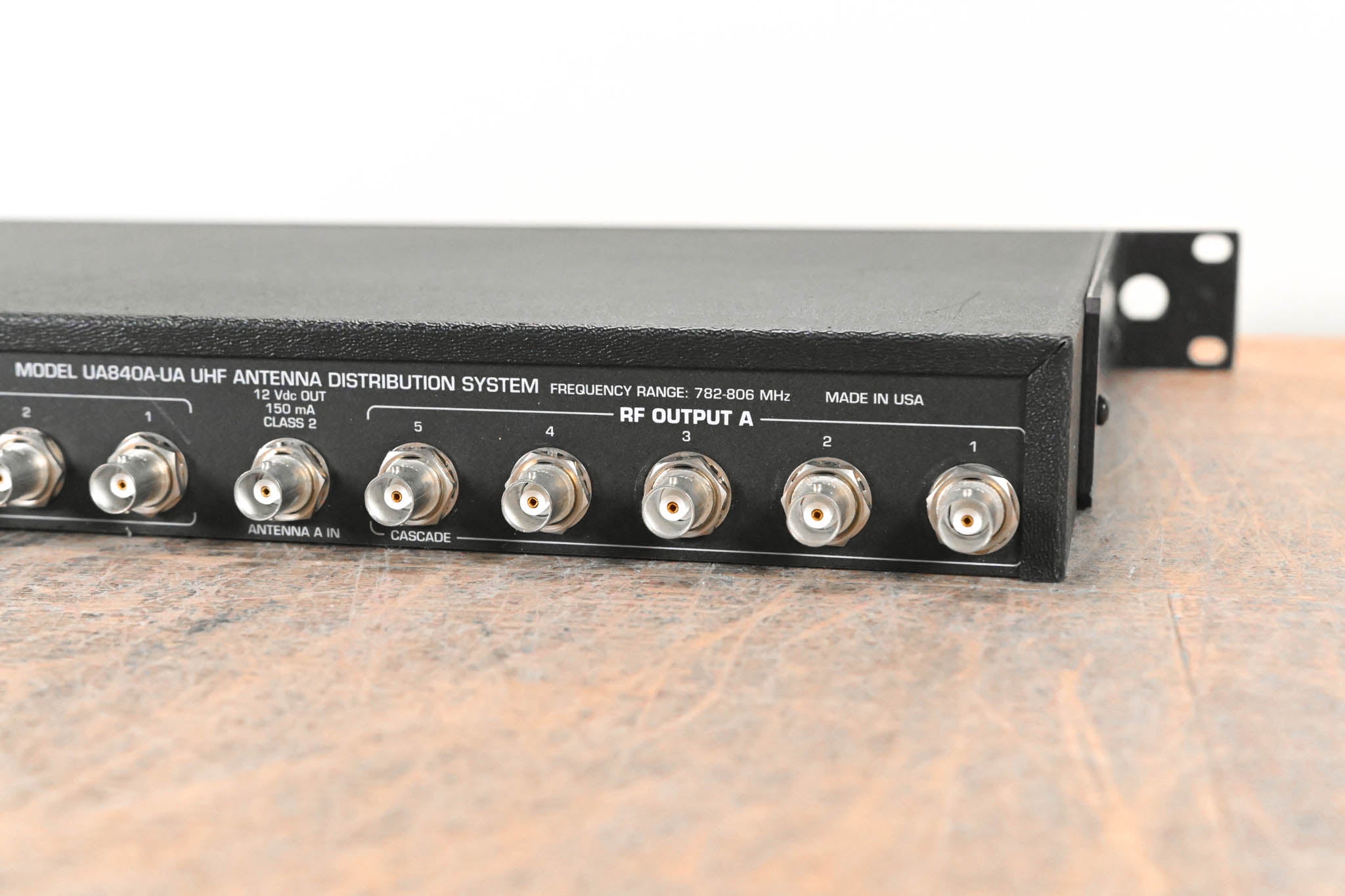 Shure UA840A-UA UHF Antenna Distribution System - 782-806 MHz