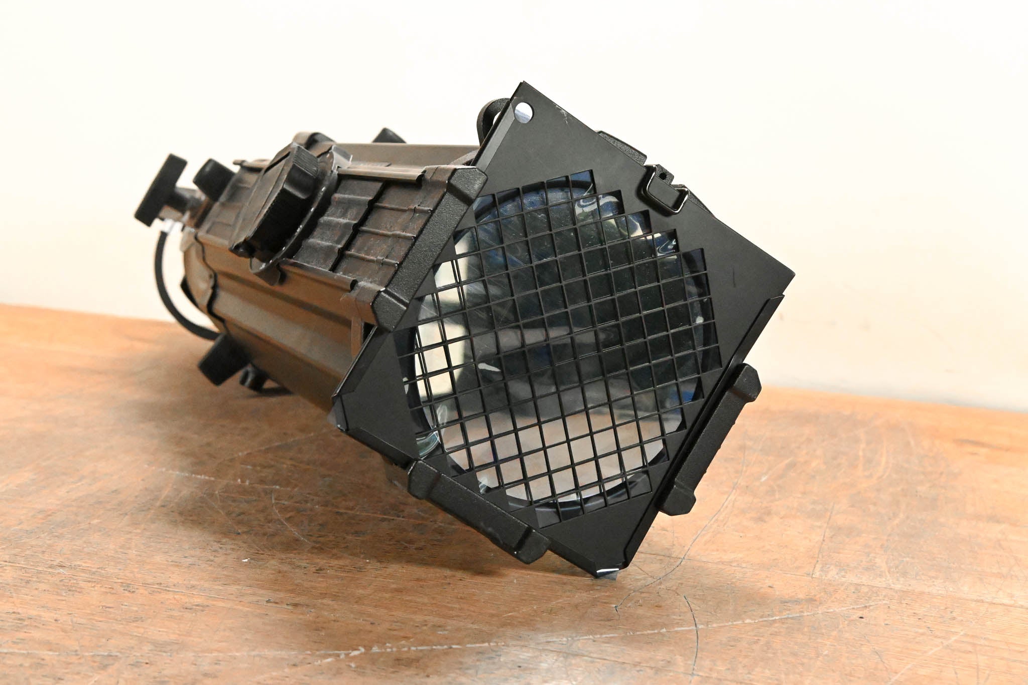 ETC Source Four Zoom 15-30 Degree 750 Ellipsoidal Light