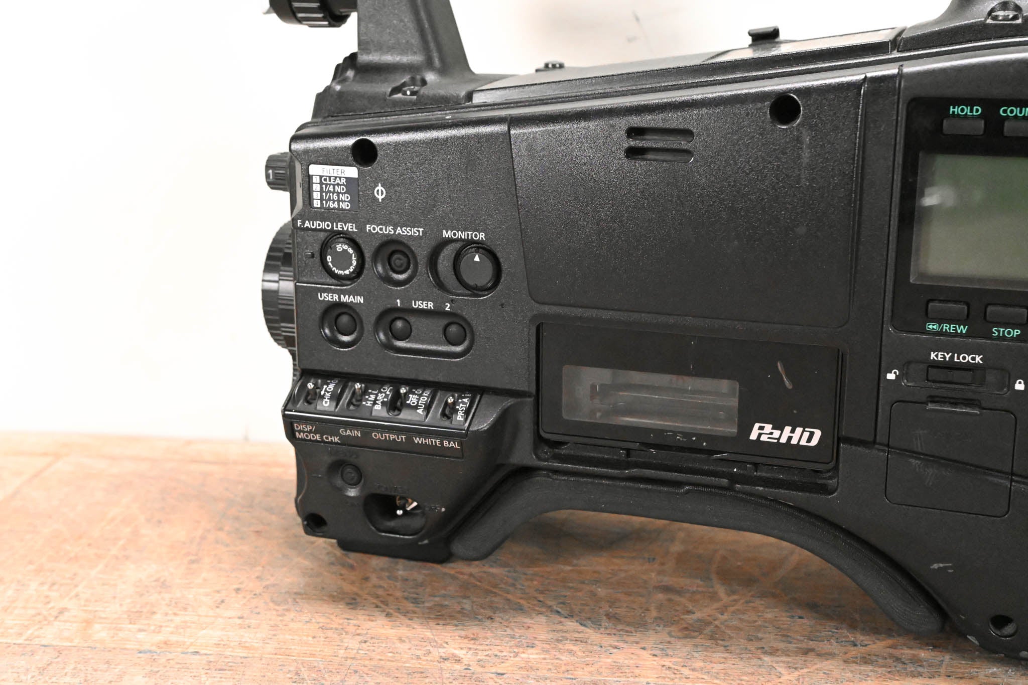 Panasonic AG-HPX610P P2 HD Shoulder-Mount Camcorder