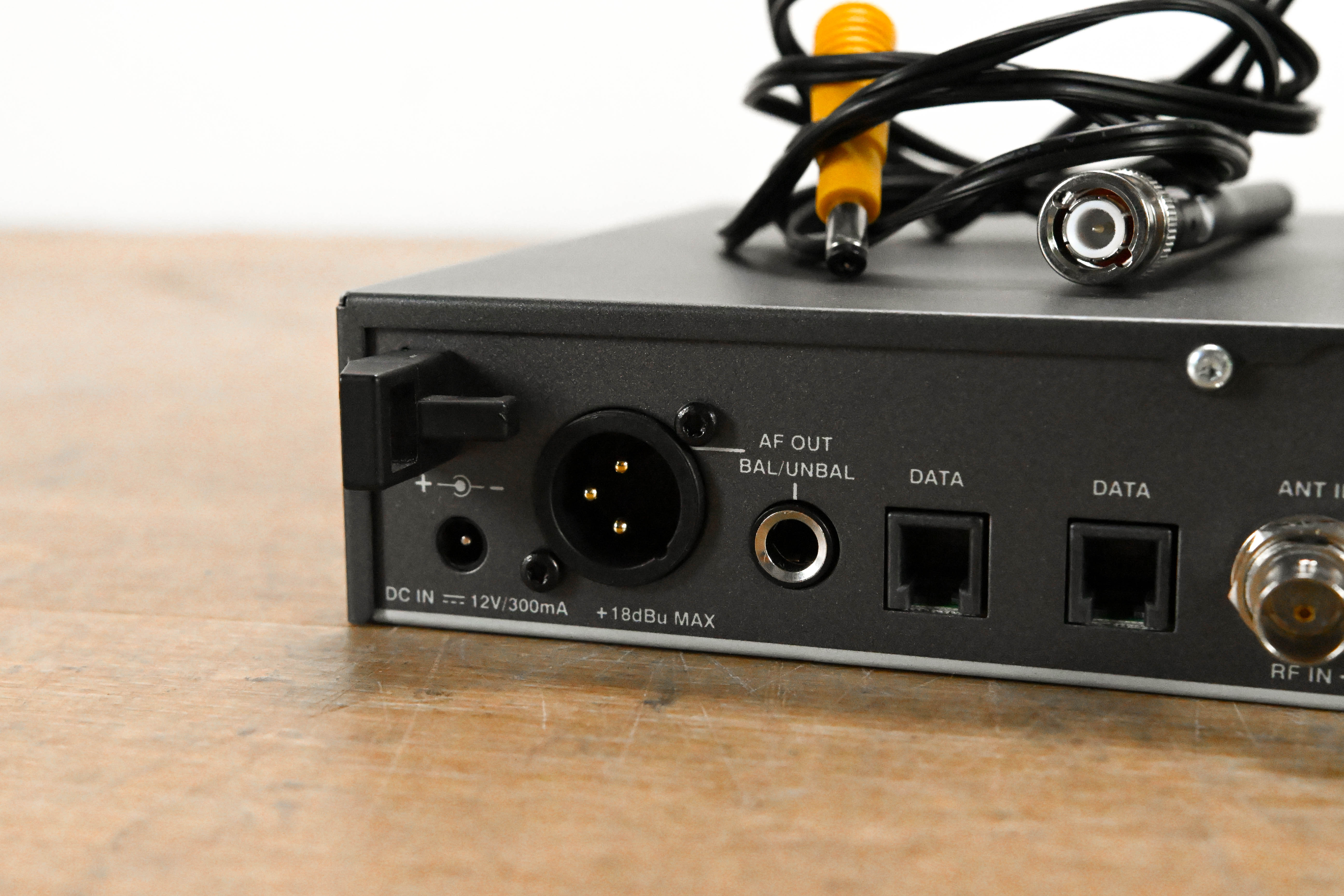 Sennheiser ew 100 G3 Handheld Wireless System - A Range: 516-558 MHz