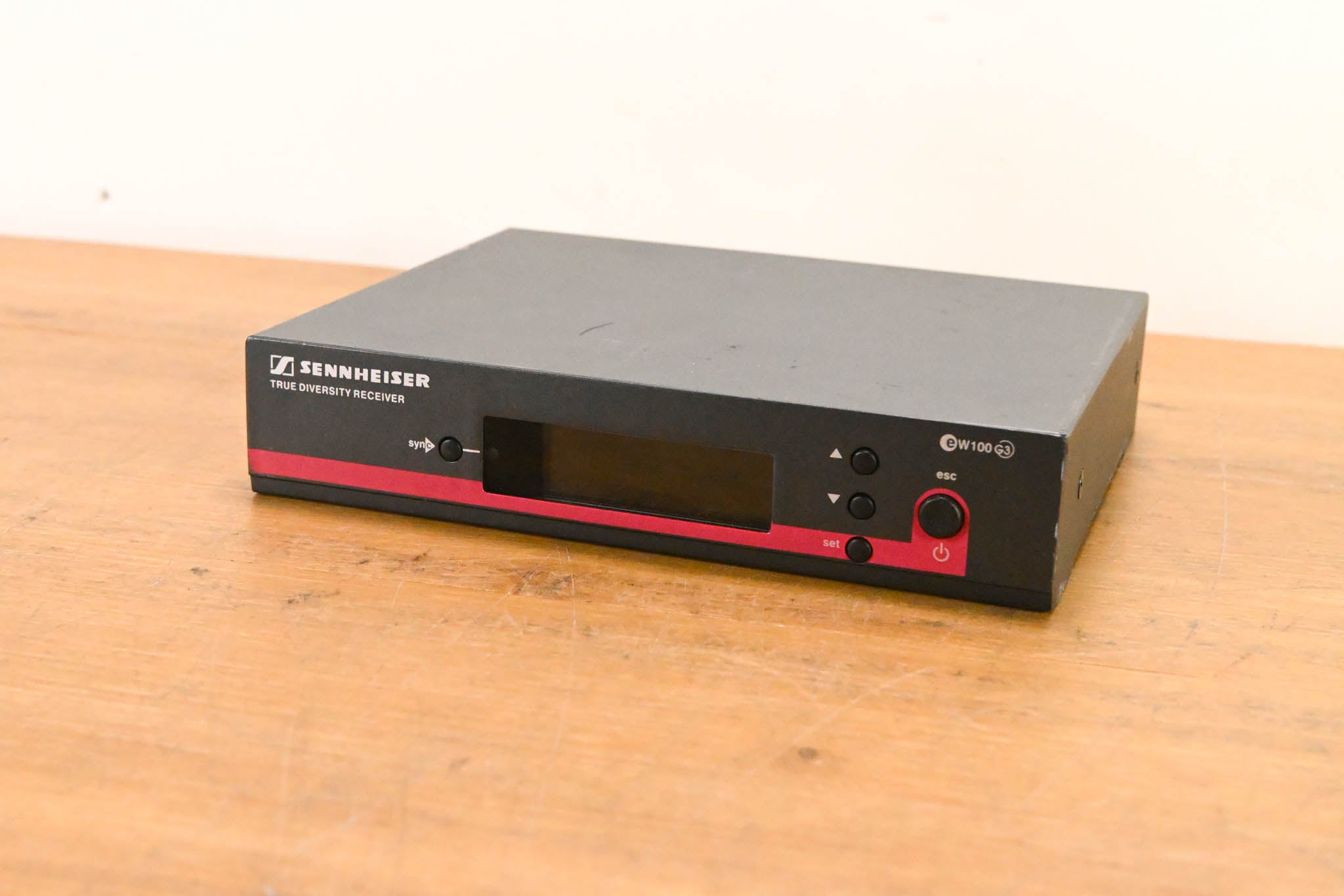 Sennheiser EM 100 G3 Wireless Receiver - 823-865 MHz (NO POWER SUPPLY)