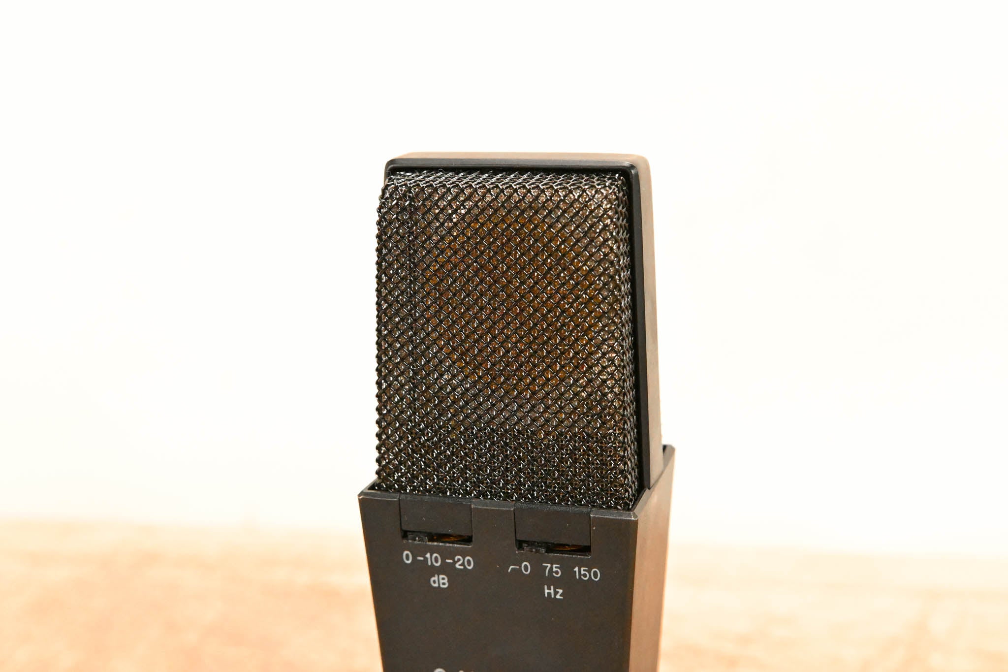 AKG C414 B ULS Large Diaphragm Multipattern Condenser Microphone