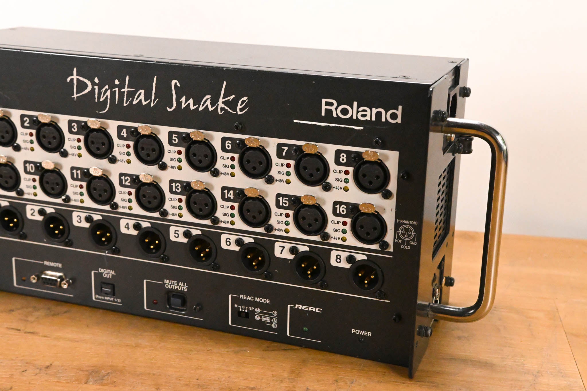 Roland S-1608 16 x 8 Stage Unit