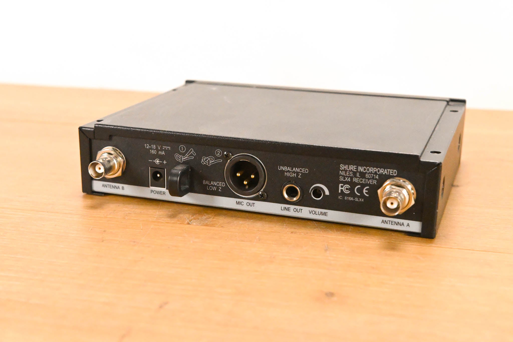 Shure SLX24/BETA58A Handheld Wireless System - H5 Band (NO POWER SUPPLY)