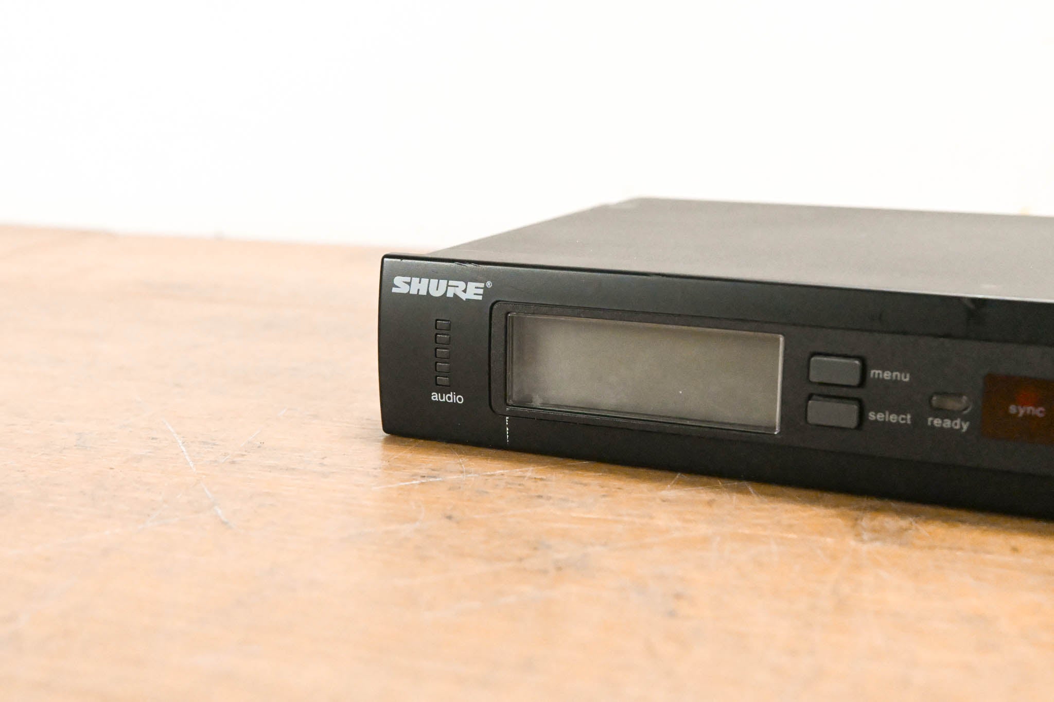 Shure SLX4 Wireless Receiver - H5 Band: 518-542 MHz (NO POWER SUPPLY)