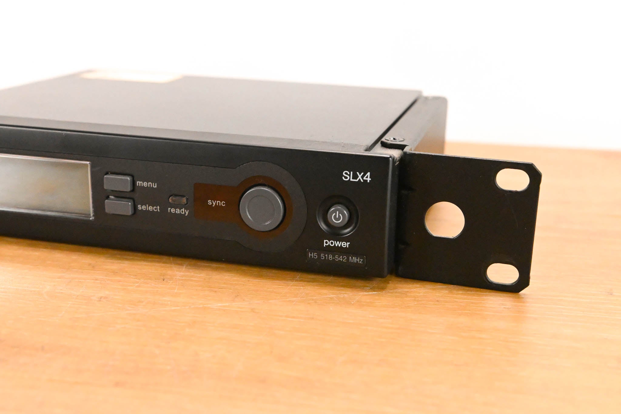 Shure SLX4 Wireless Receiver - H5 Band: 518-542 MHz (NO POWER SUPPLY)