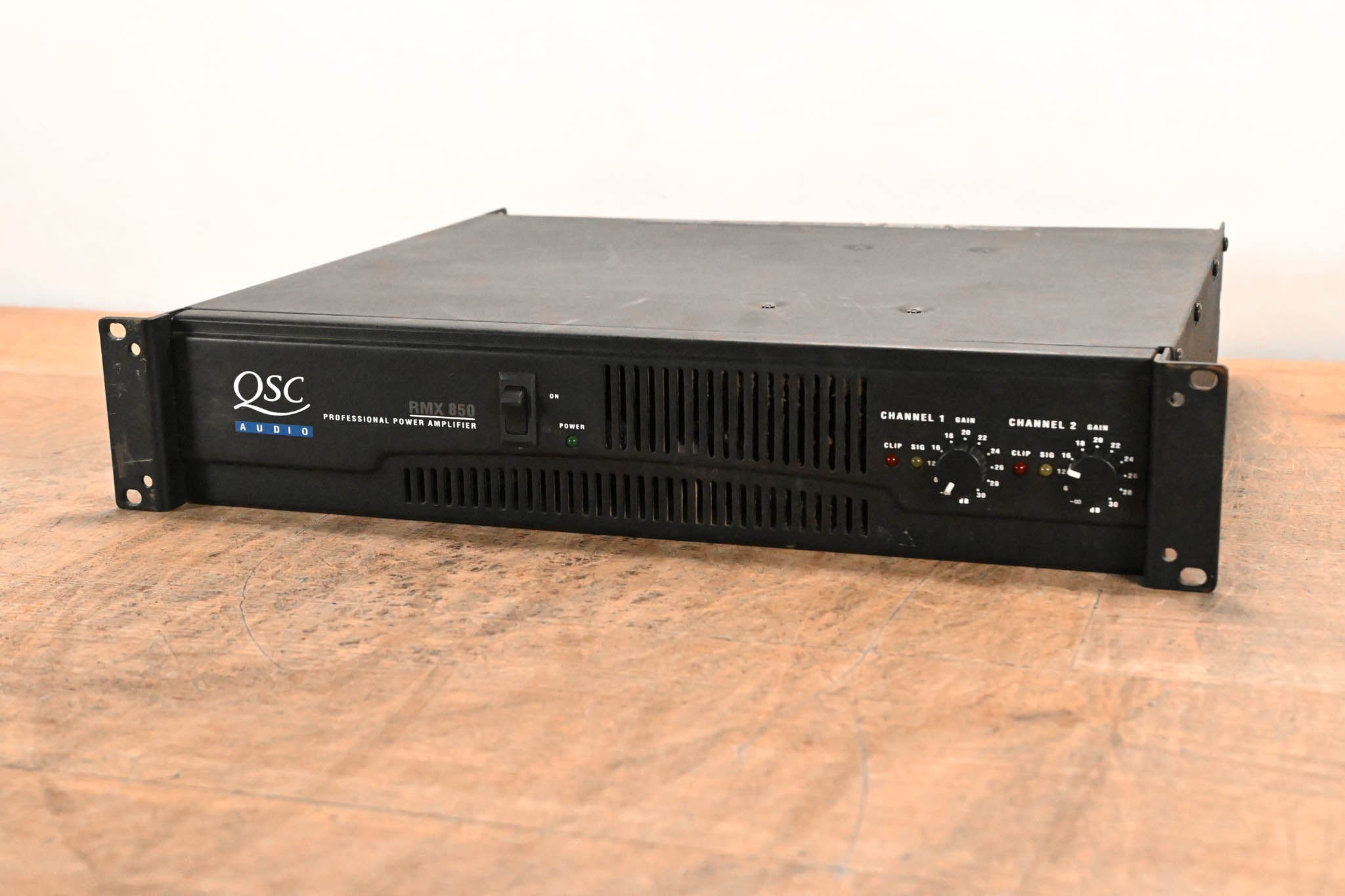 QSC RMX850 2-Channel Power Amplifier