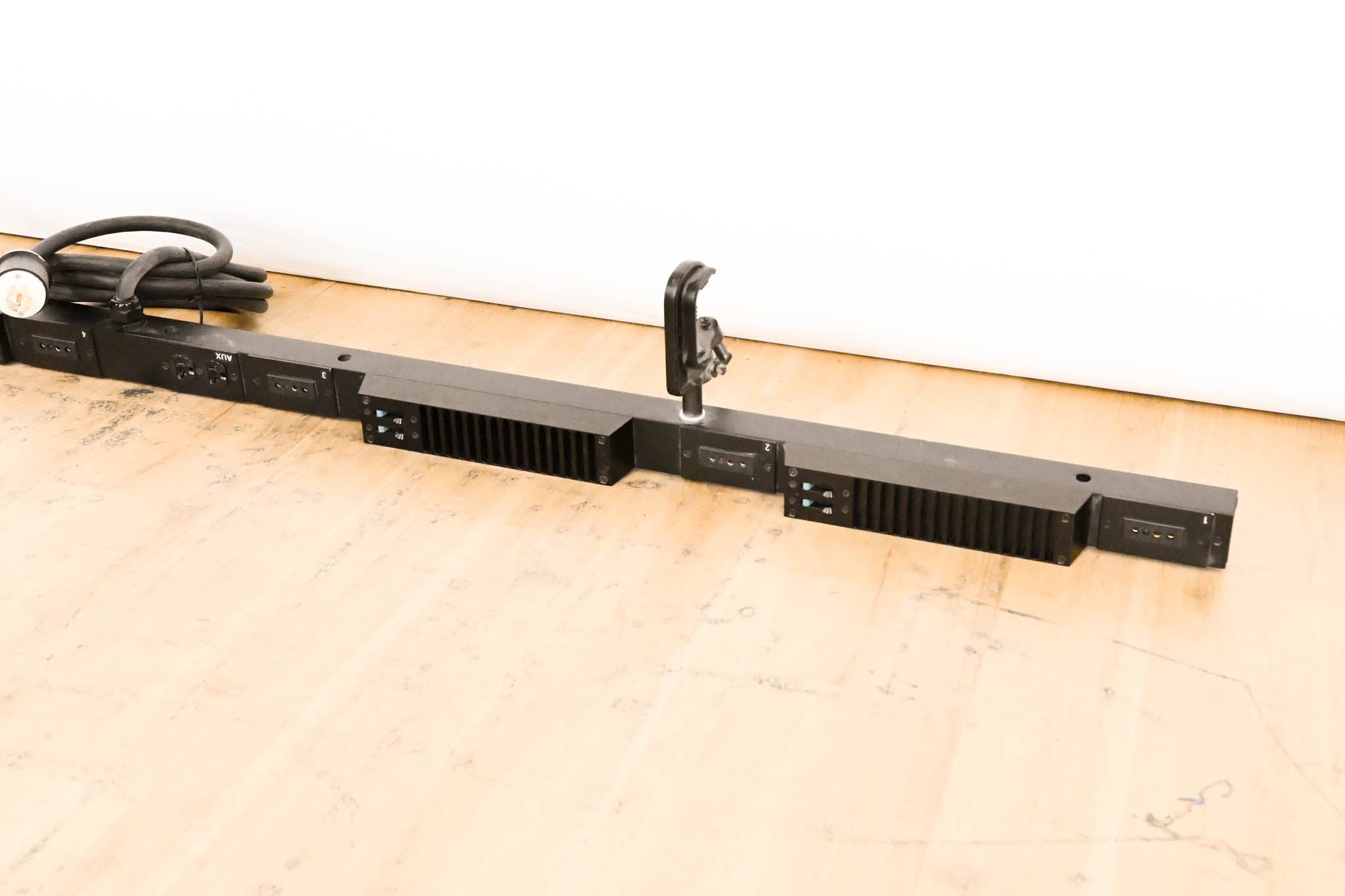 ETC SB6-10M 6 x 10A (1200W) SmartBar with Stage Pin Connectors