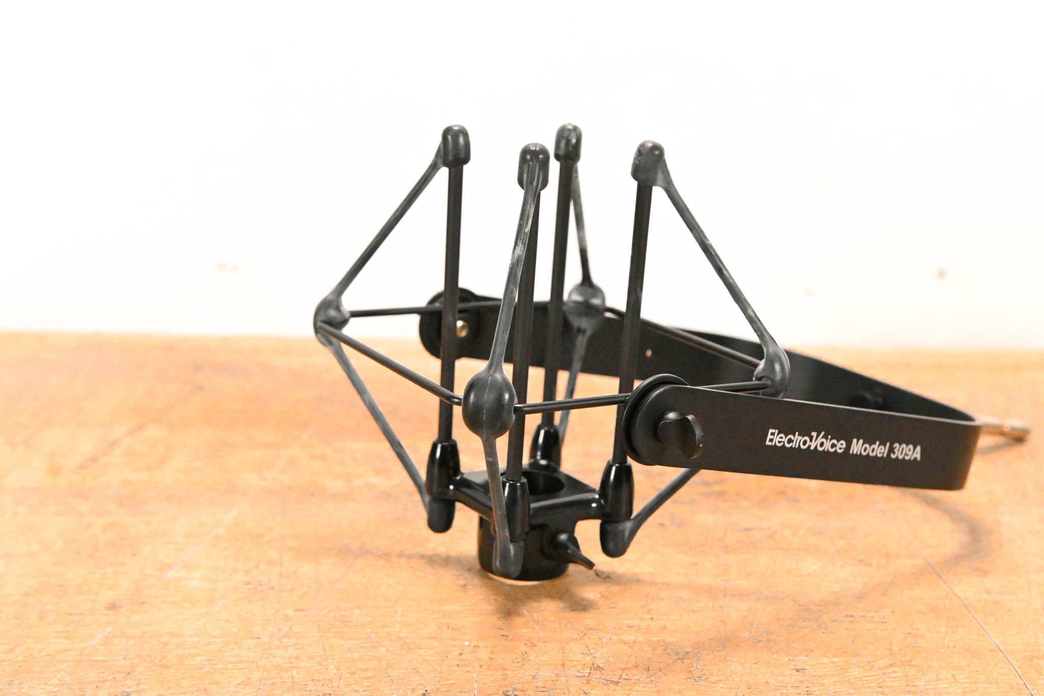 Electro-Voice (EV) 309A Shock Mount