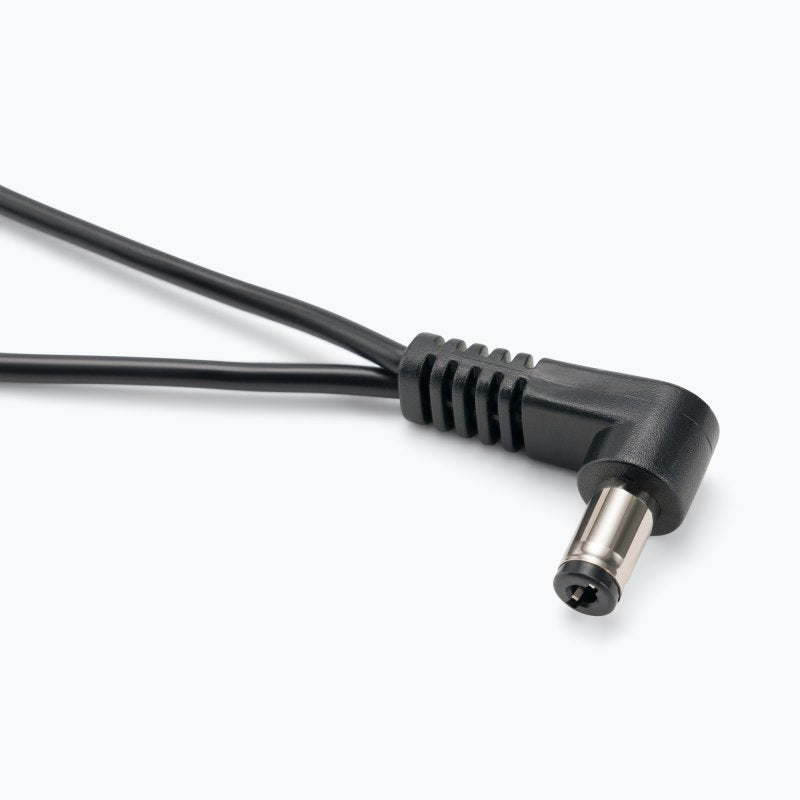 Eight-Plug Daisy Chain