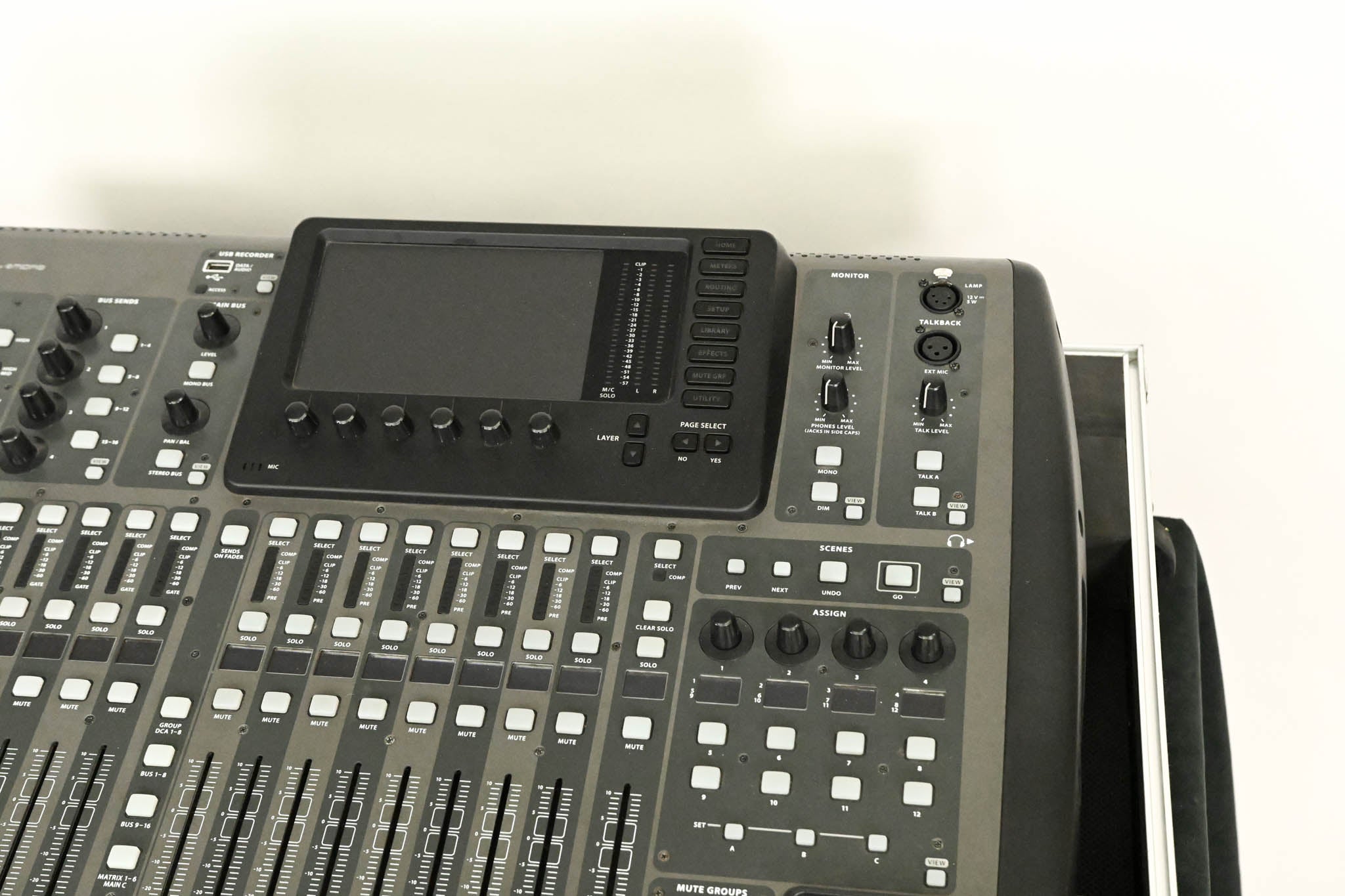 Behringer X32 40-Channel Digital Mixing Console with Road Case