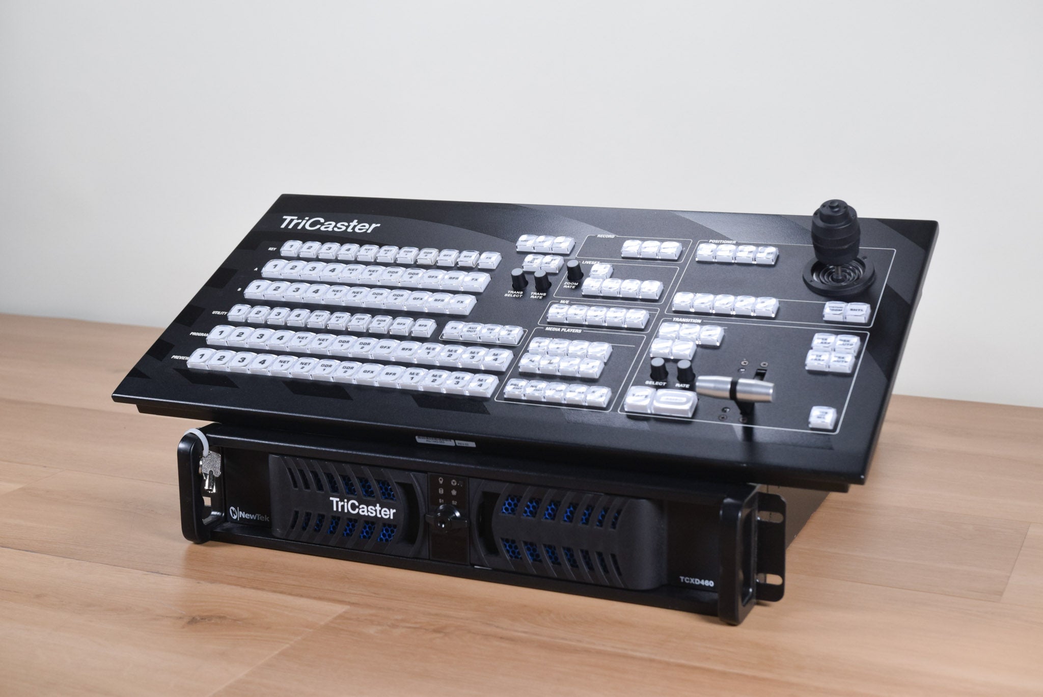 NewTek TCXD460 TriCaster 460 w/ Control Surface