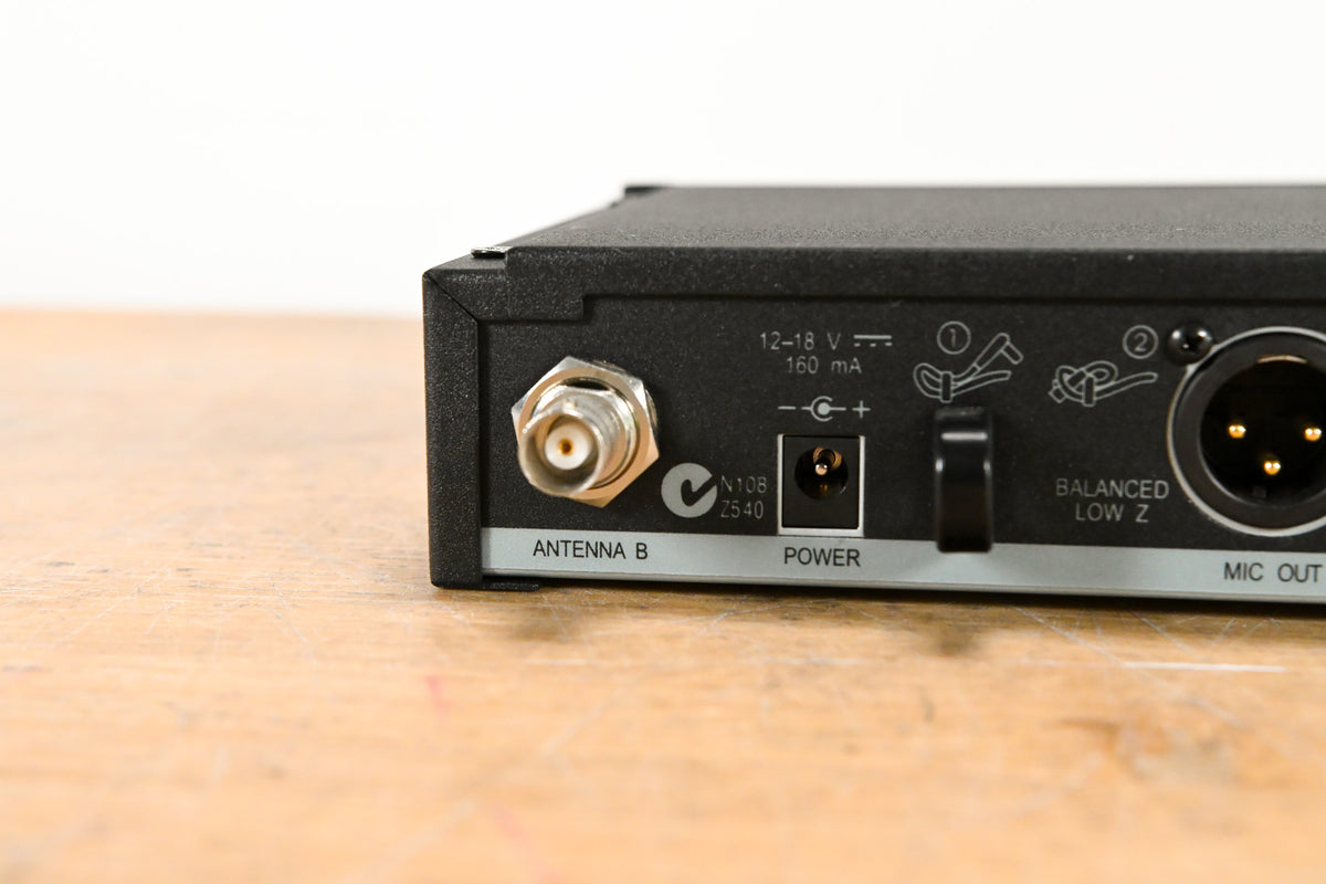 Shure SLX14 Bodypack Wireless System - J3 Band (NO POWER SUPPLY)