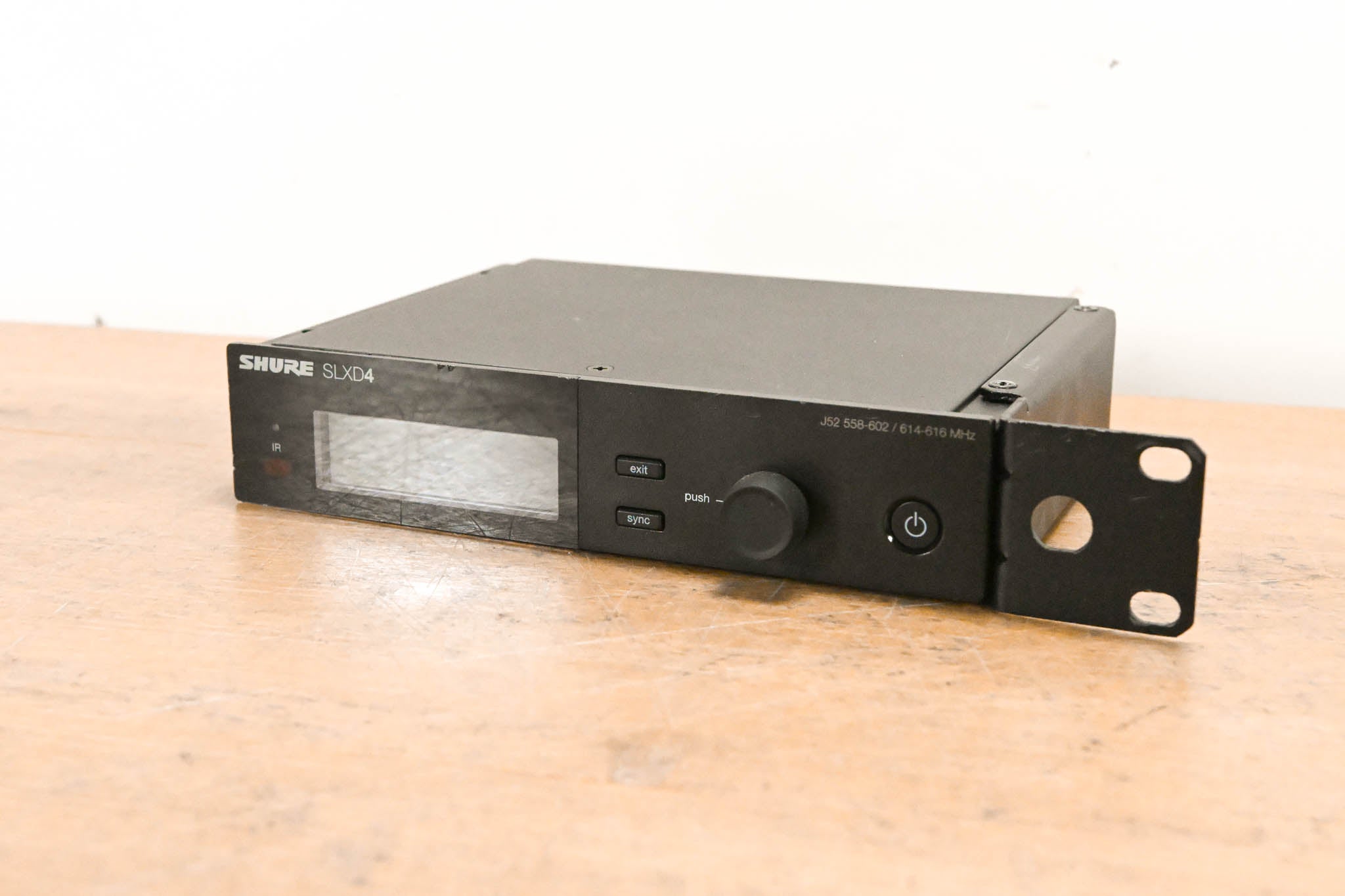 Shure SLXD4 Wireless Receiver - J52 Band: 558-602 / 614-616 MHz (NO PSU)