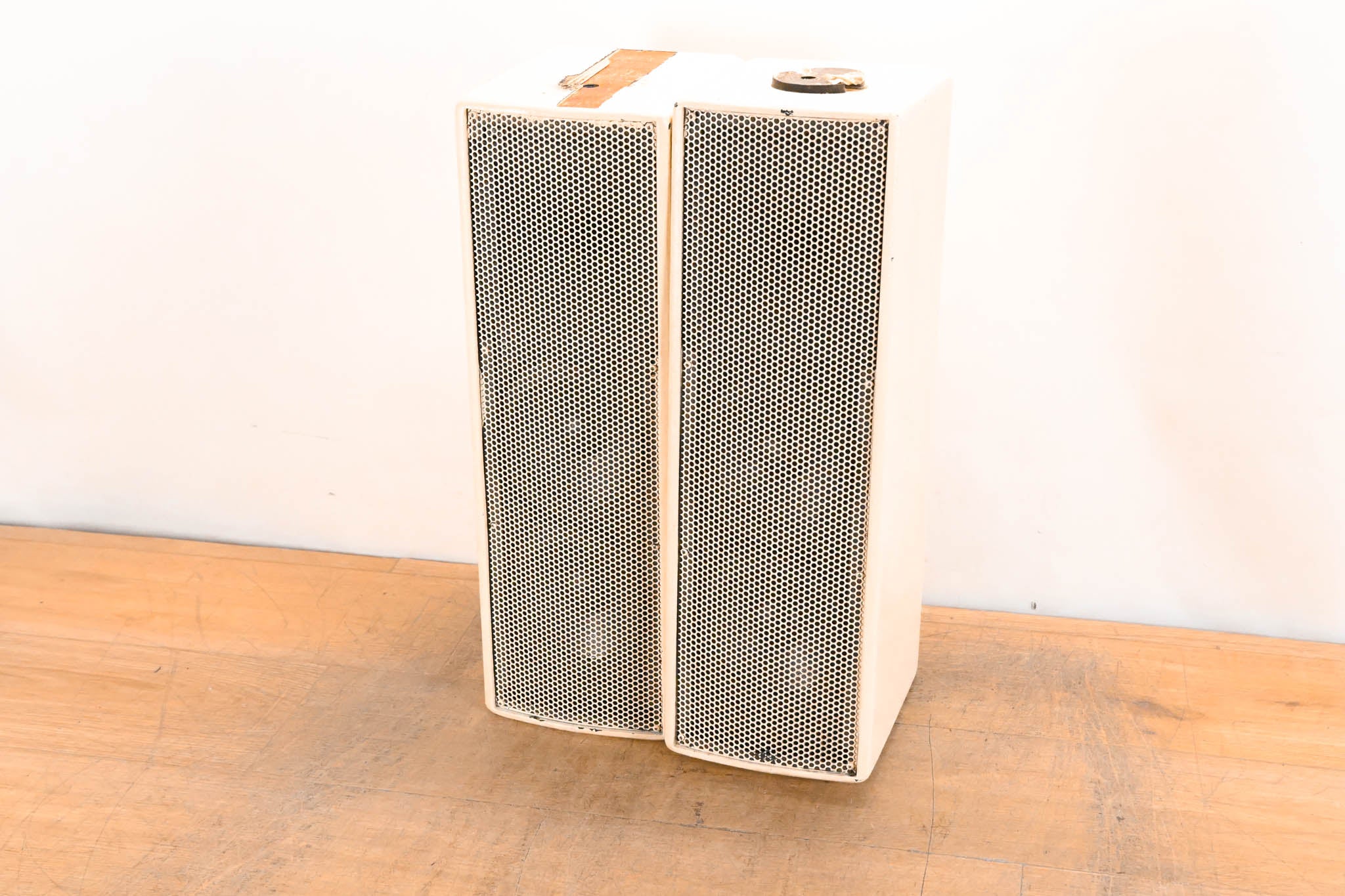 EAW UB52 Two-Way Full-Range Loudspeaker - White (PAIR)