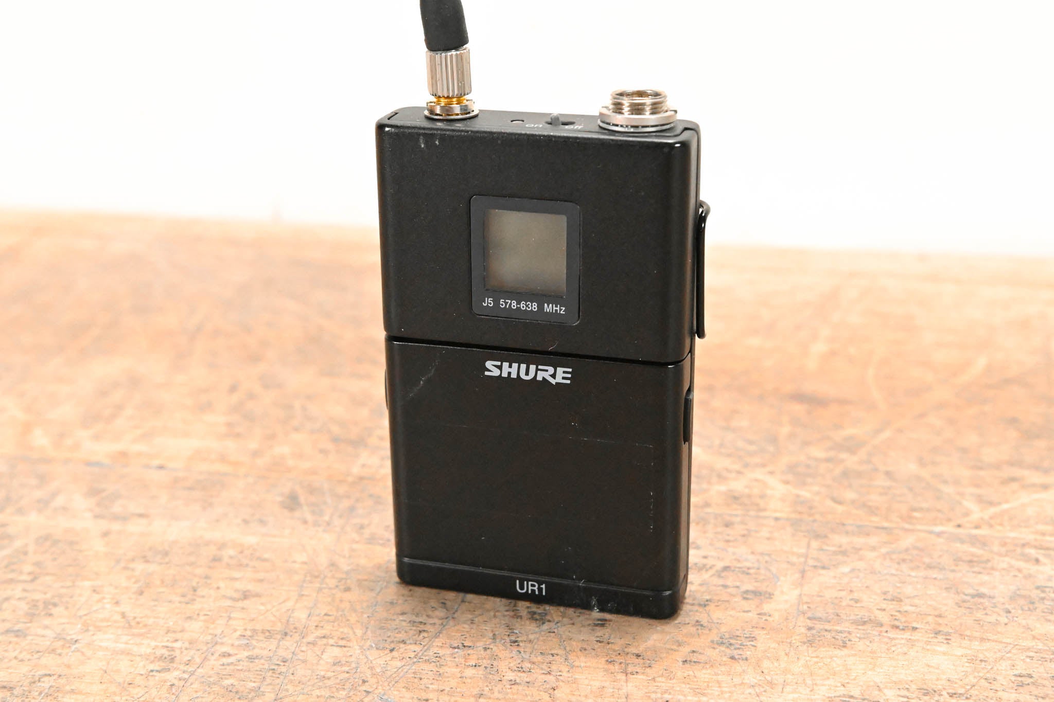 Shure UR1 Wireless Bodypack Transmitter - J5 Band: 578-638 MHz