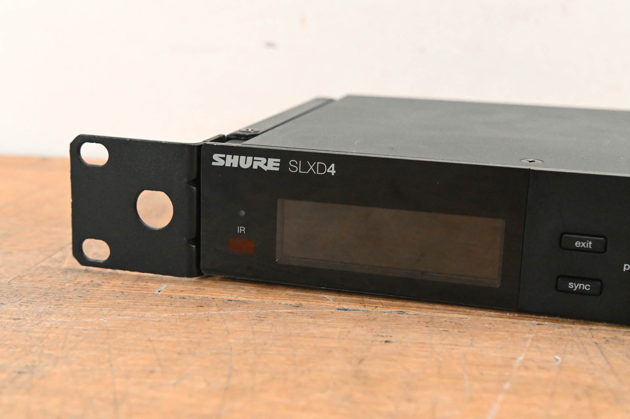 Shure SLXD4 Wireless Receiver - J52 Band: 558-602 / 614-616 MHz (NO PSU)