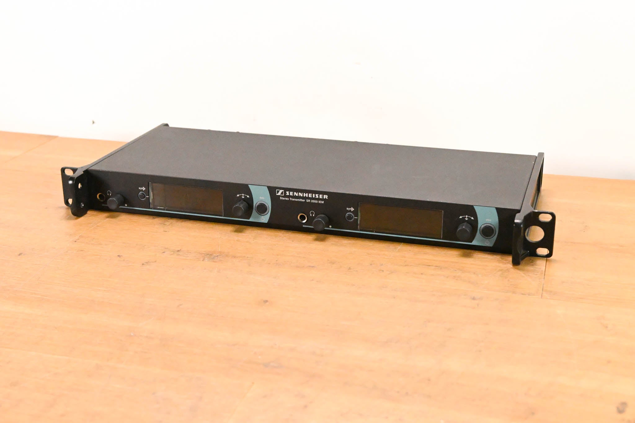Sennheiser SR 2050XP IEM Stereo Wireless Transmitter - Aw: 516-558 MHz