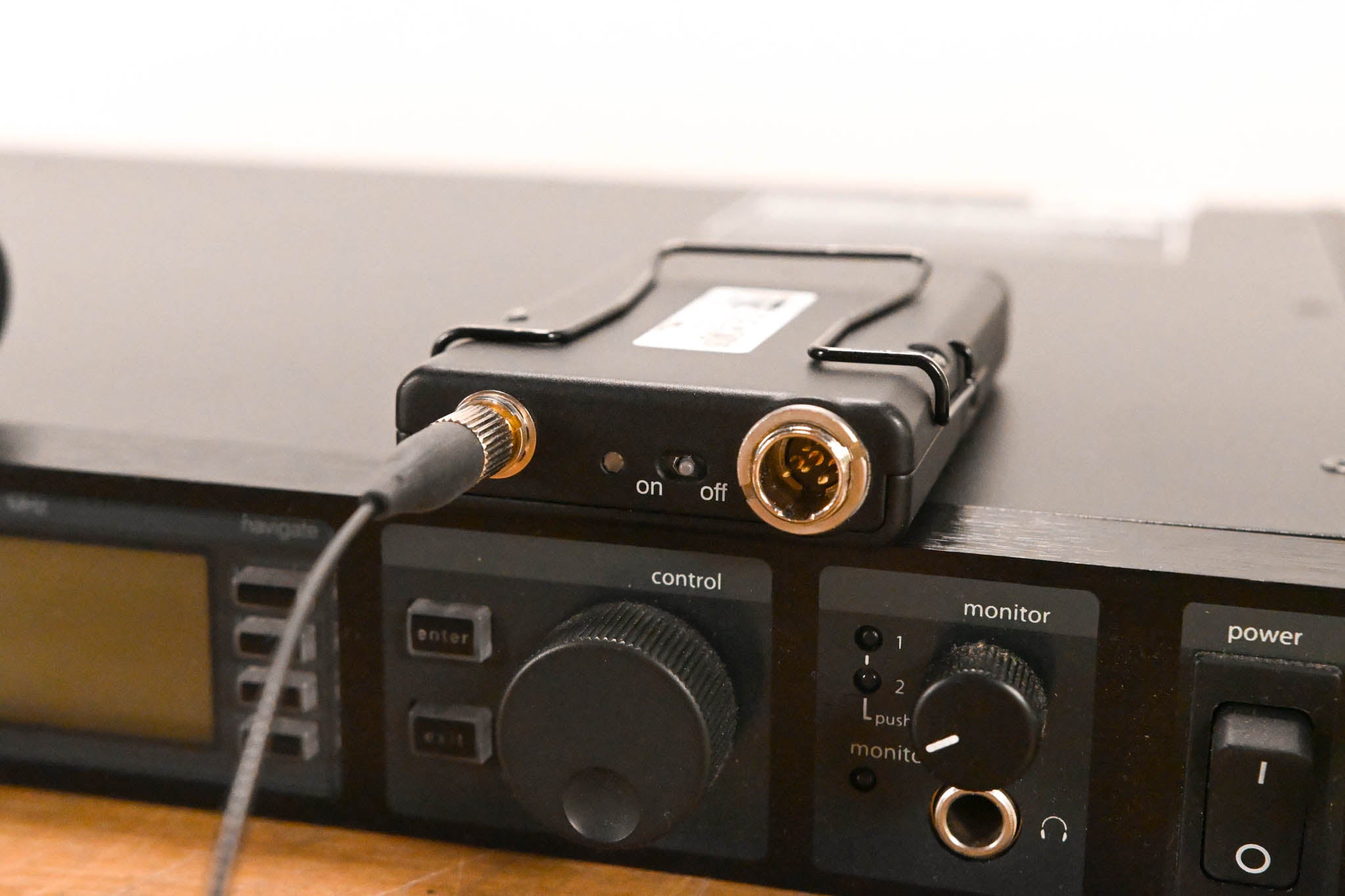 Shure UR4D+ Wireless Receiver w/UR1 Bodypack & UR2/BETA58A Mic - H4 Band