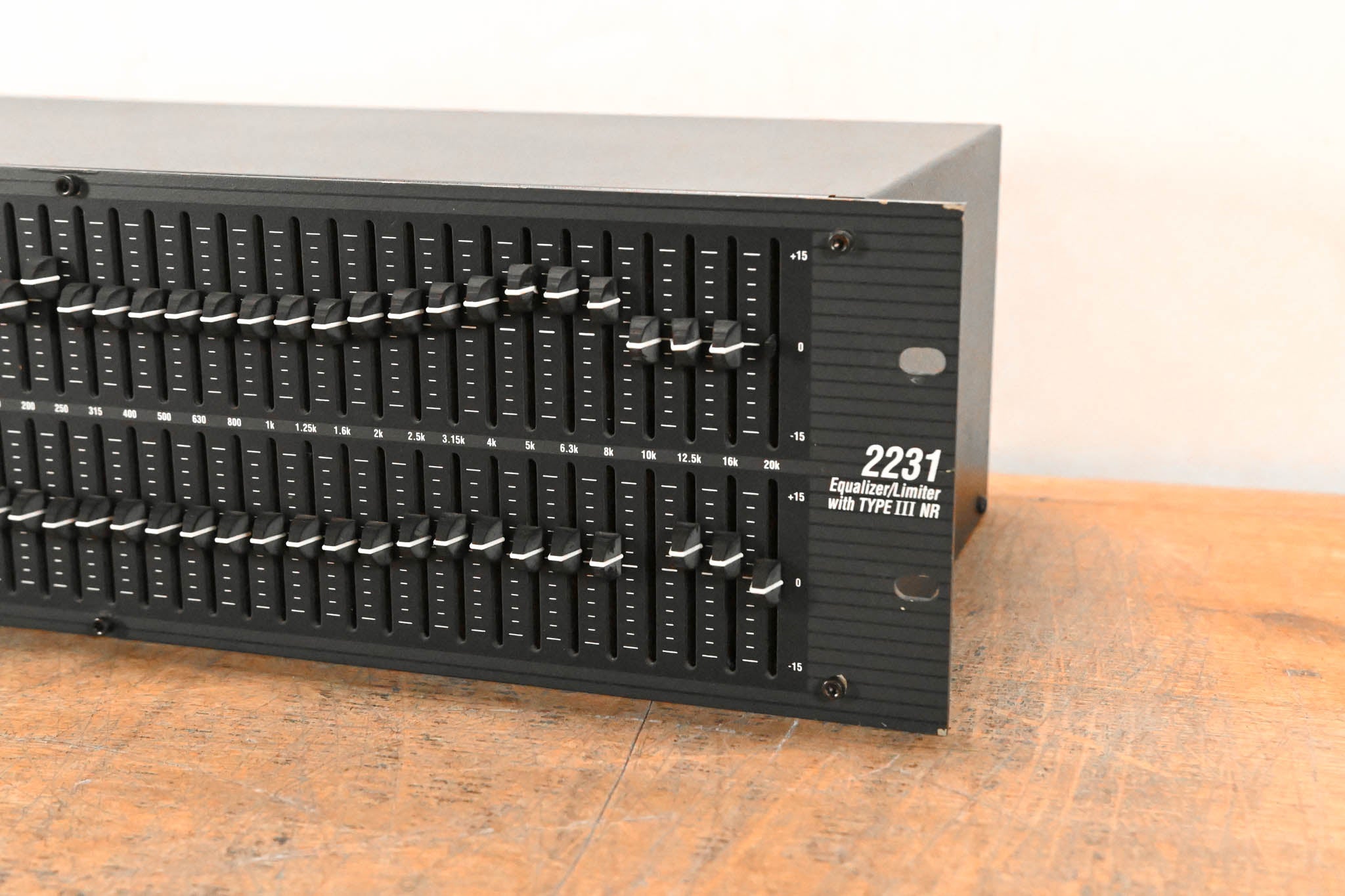 dbx 2231 Dual-Channel 31-Band Graphic Equalizer/Limiter