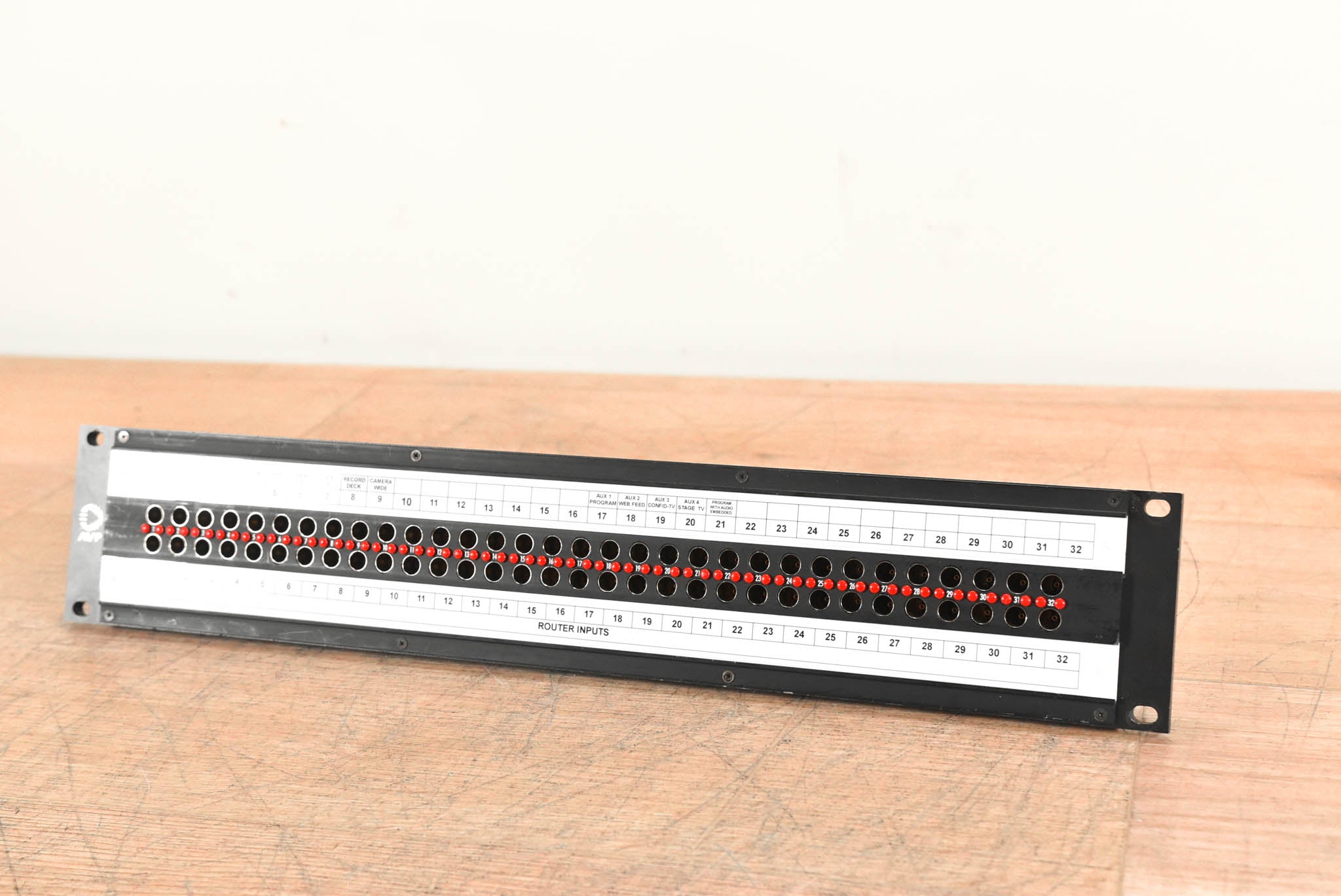 AVP AV-D232E2-AMN75-BZ Midsize (Mini-WECO) 2RU 2x32 Video Patch Panel