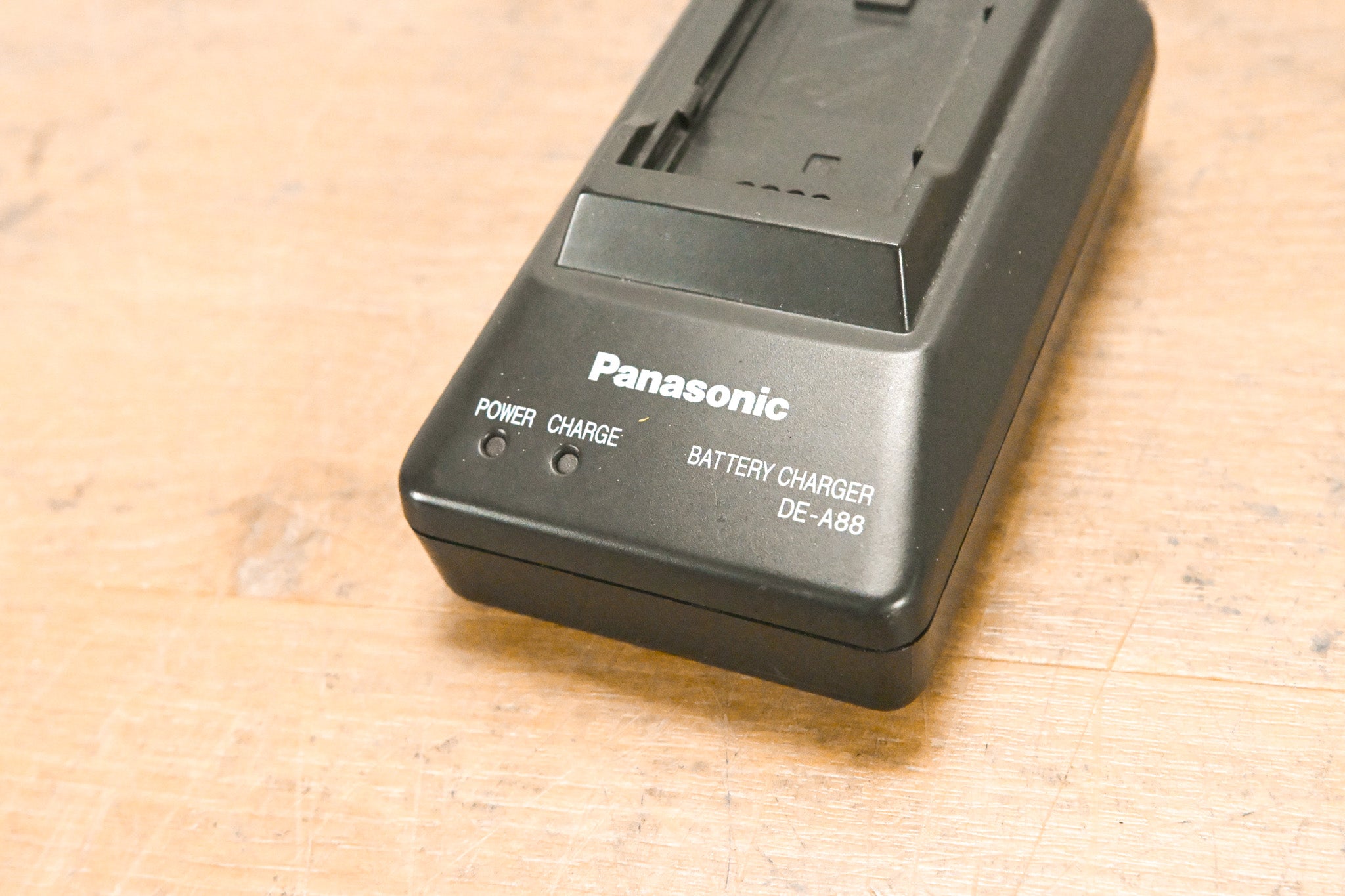Panasonic DE-A88 Battery Charger (NO POWER SUPPLY)