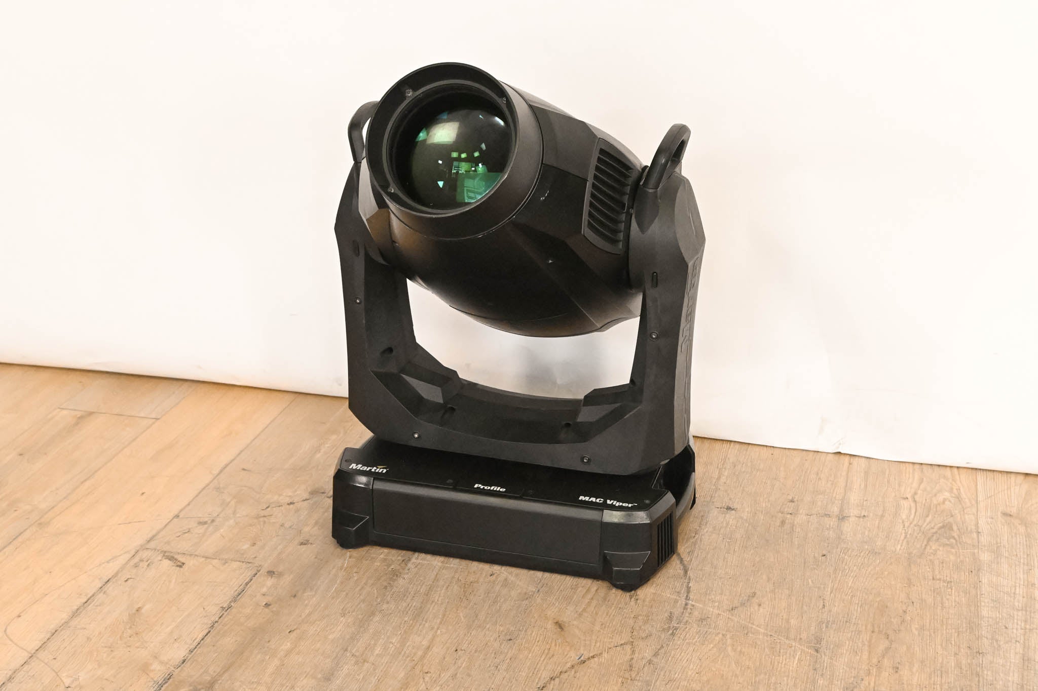 Martin MAC Viper Profile High Output Discharge-Based Moving Light