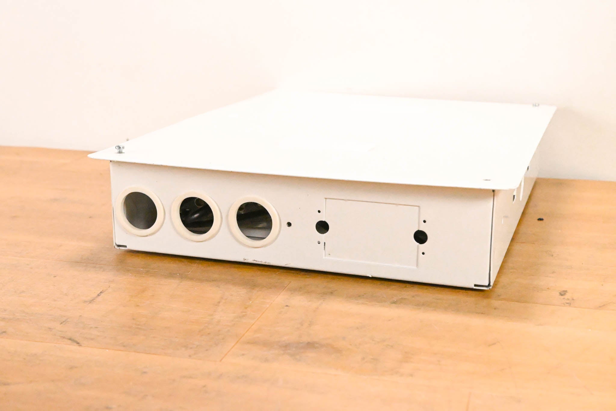 Channel Vision DP-3/12-II Amplified RF Coax Distribution Panel