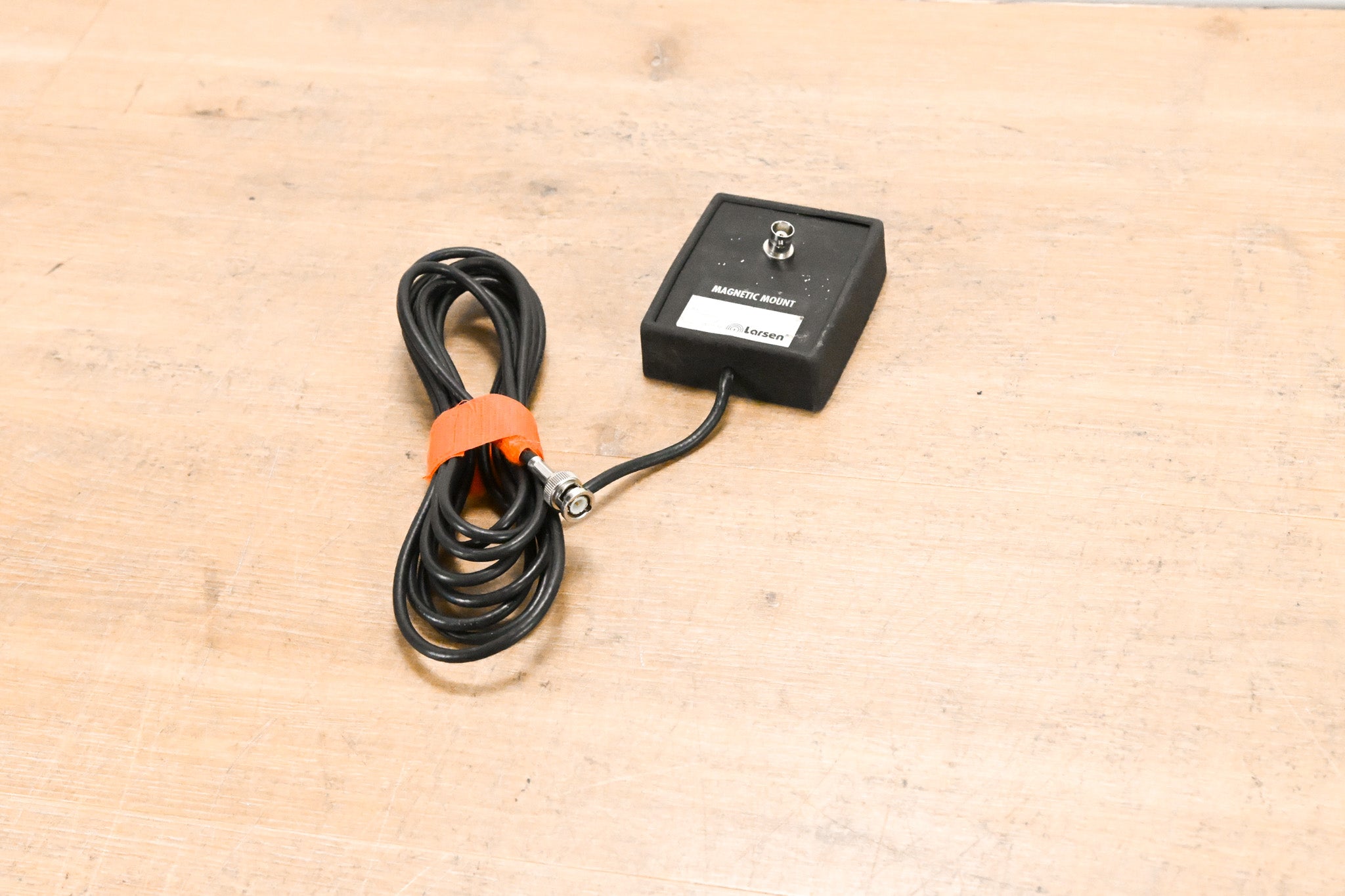Larsen BNC-BNC Magnet Mount