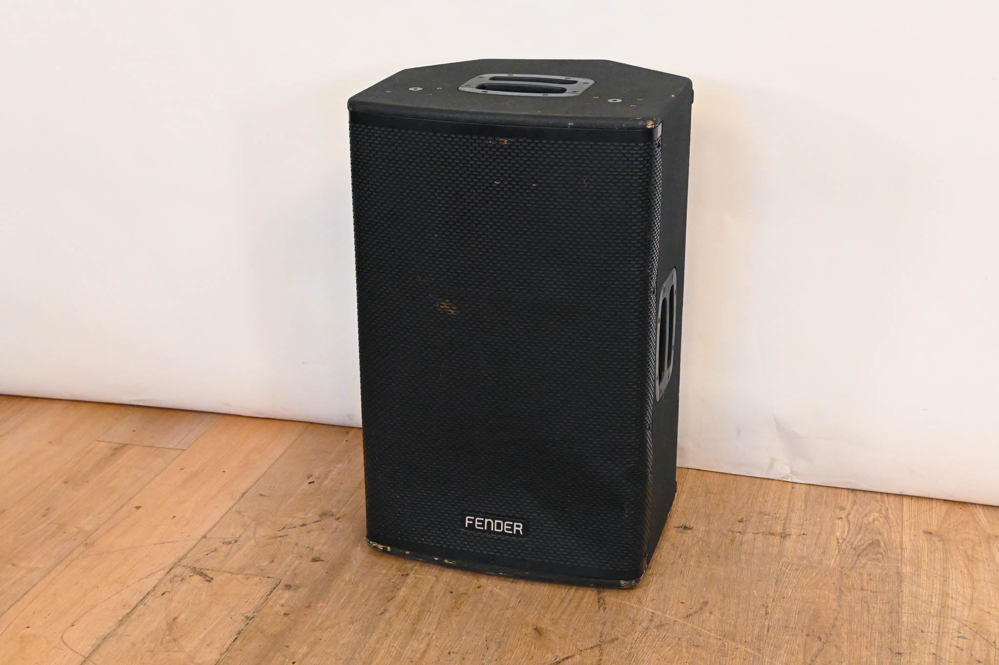 Fender Fortis F-15BT 15" 1300W 2-Way Powered Loudspeaker