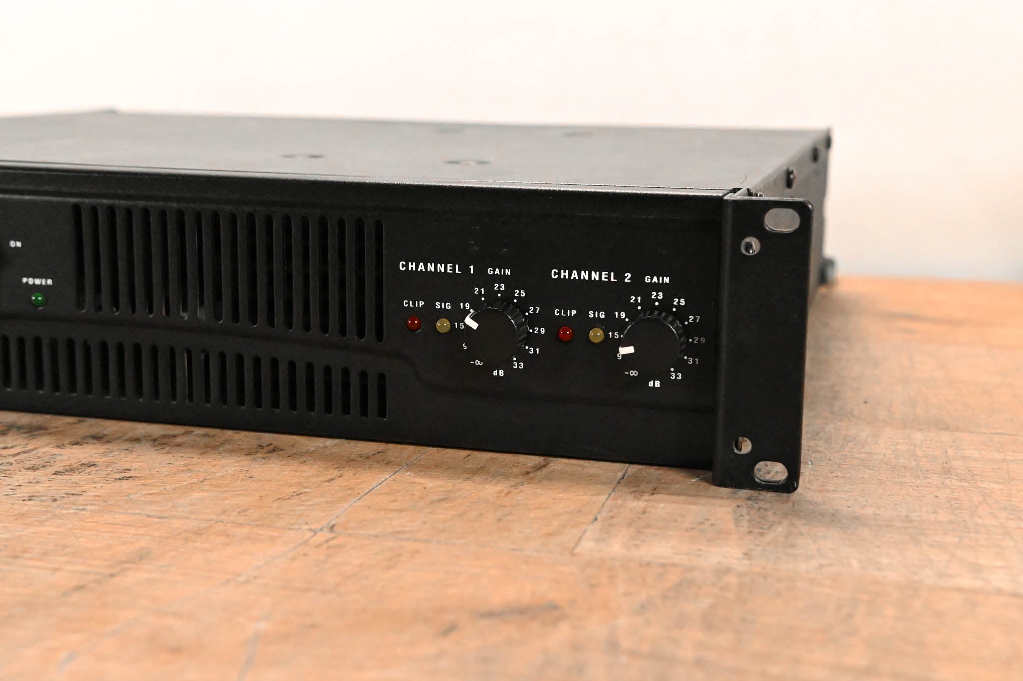 QSC RMX1850HD 2-Channel Power Amplifier