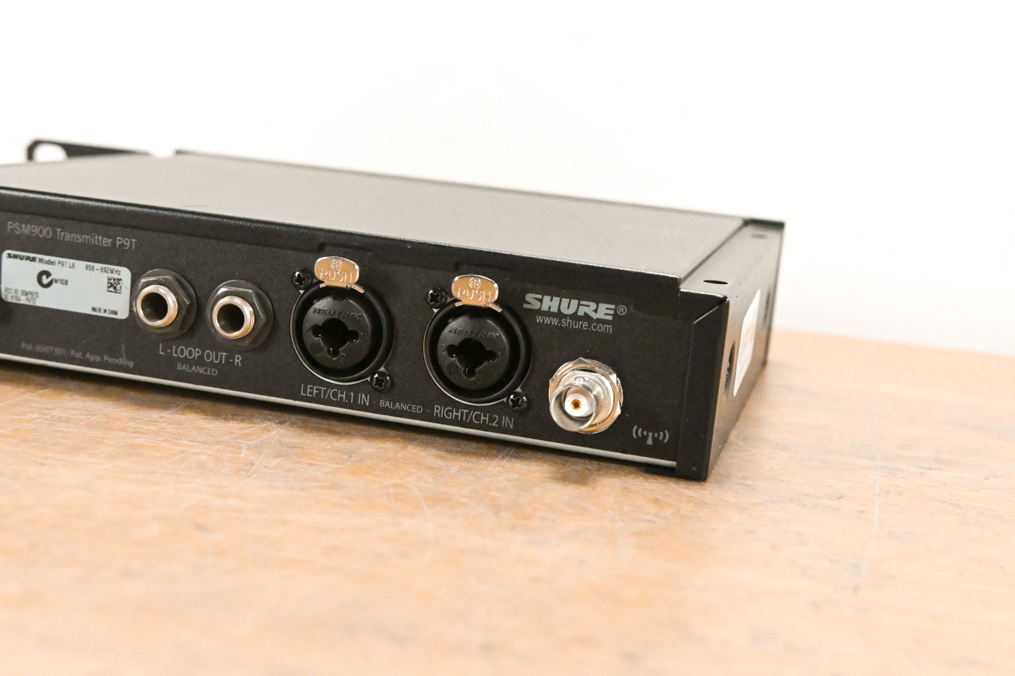 Shure PSM 900 Wireless IEM System L6 Band: 656-692 MHz (NO POWER SUPPLY)