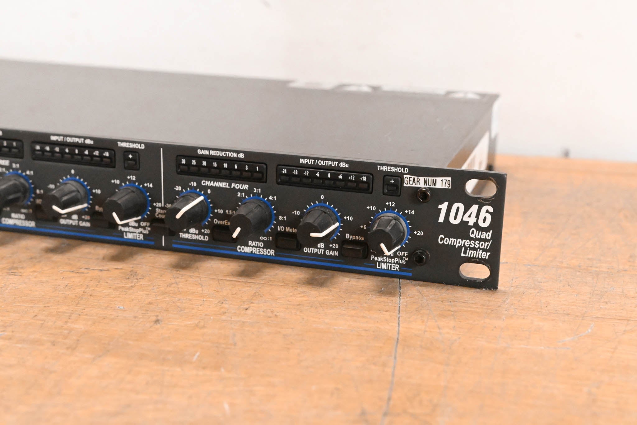 dbx 1046 Quad Compressor/Limiter