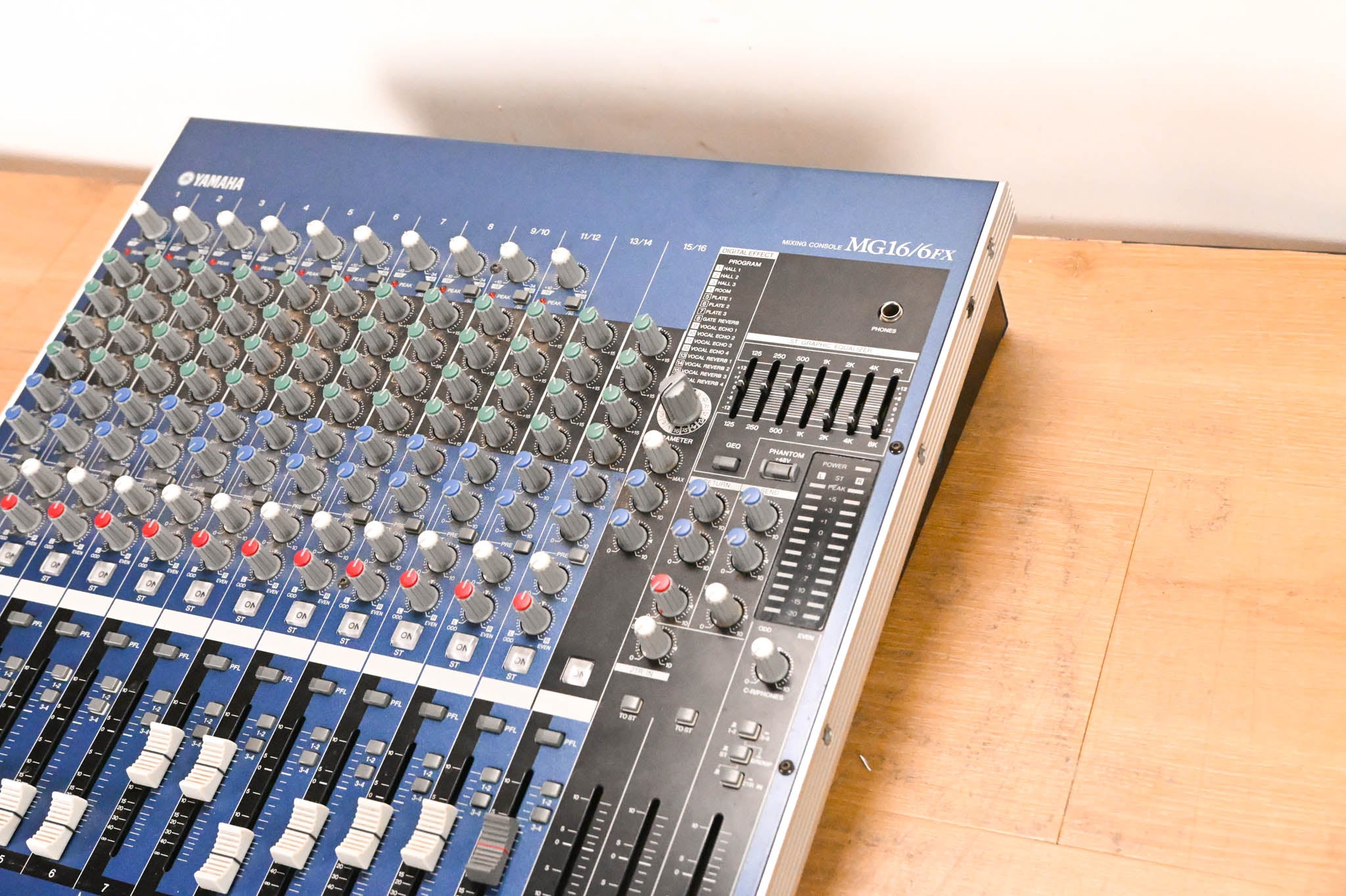 Yamaha MG16/6FX 16-Channel 6-Bus Analog Mixing Console (NO POWER SUPPLY)