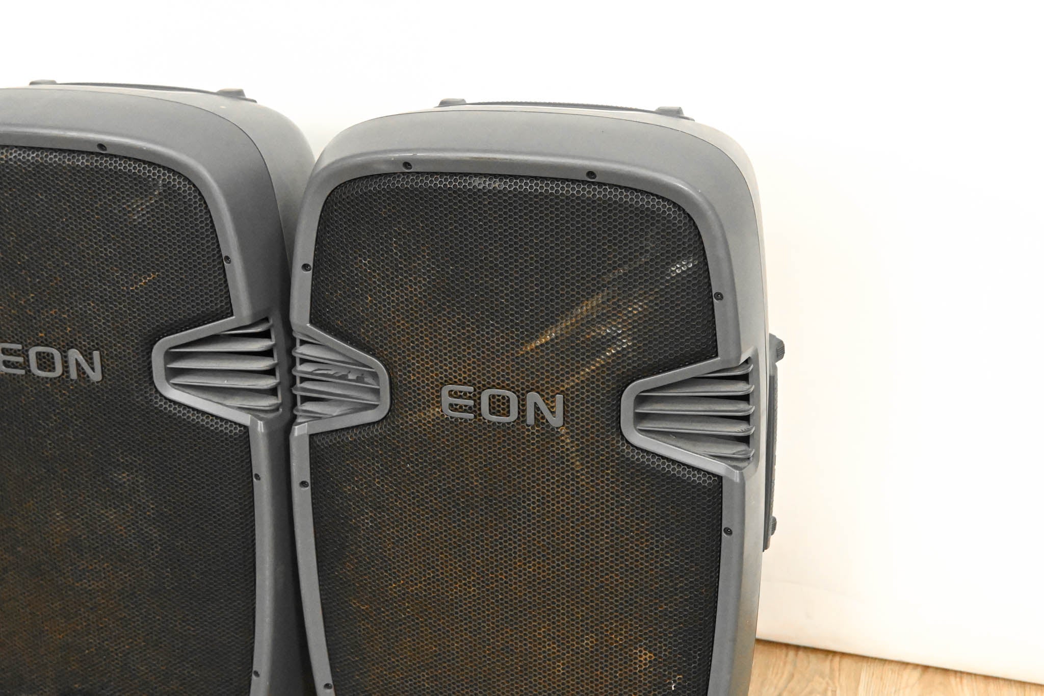 JBL EON 305 Portable 15" Two-Way Bass-Reflex Loudspeaker (PAIR)