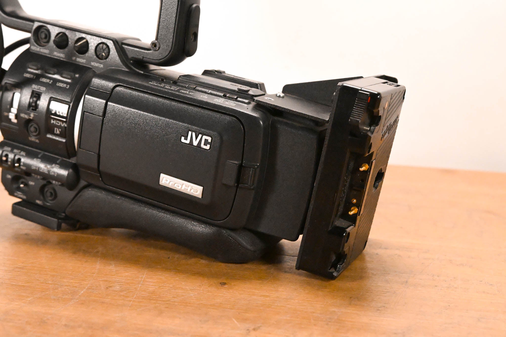 JVC GY-HD100 High Definition 3-CCD MiniDV Professional Camcorder