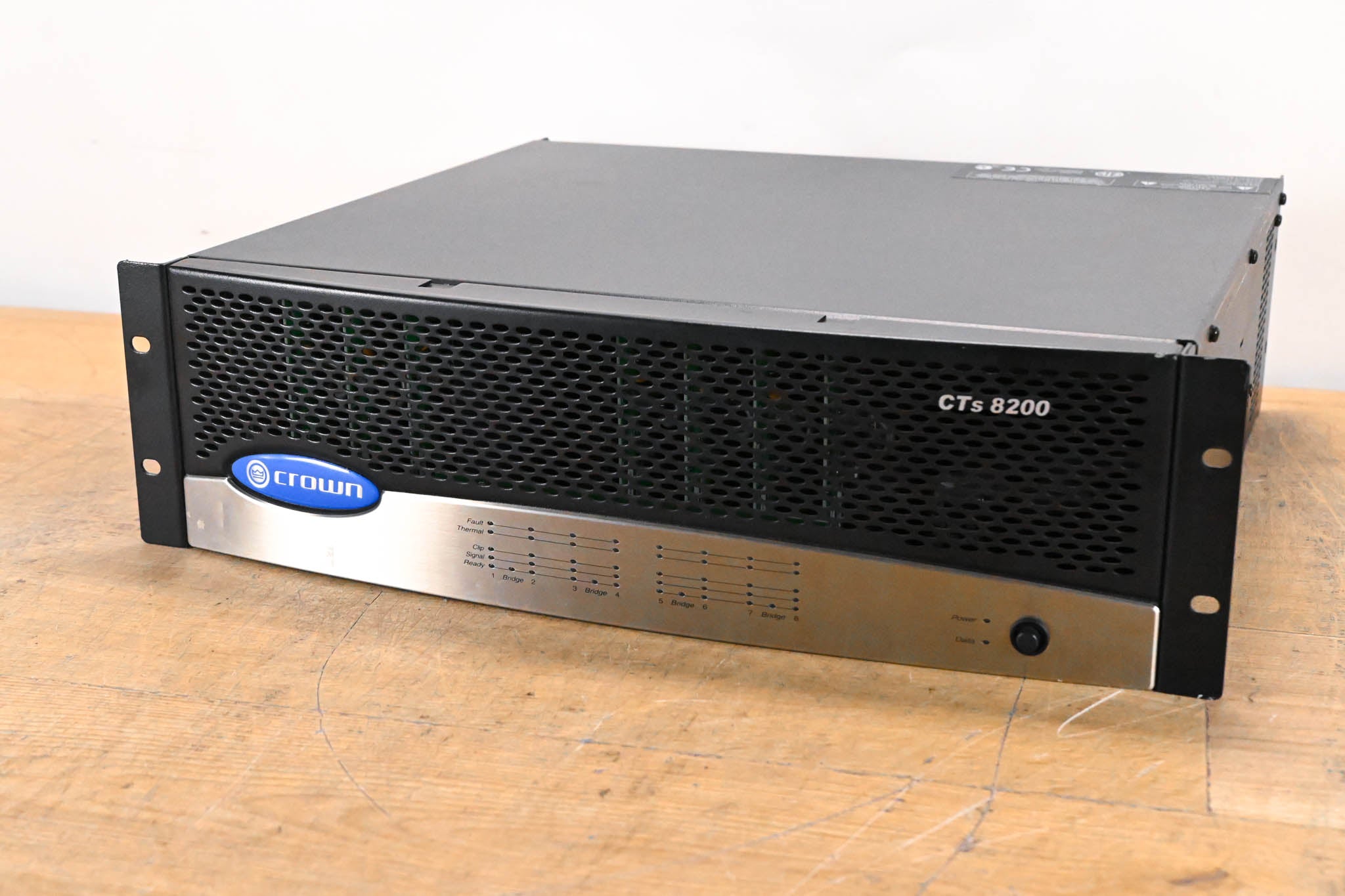 Crown CTs 8200 200W 8-Channel Power Amplifier