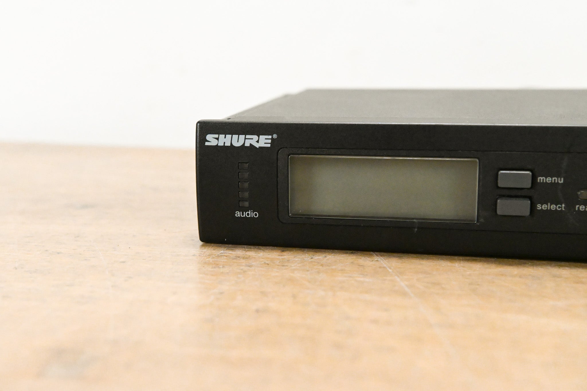Shure SLX4 Wireless Receiver - J3 Band: 572-596 MHz (NO POWER SUPPLY)