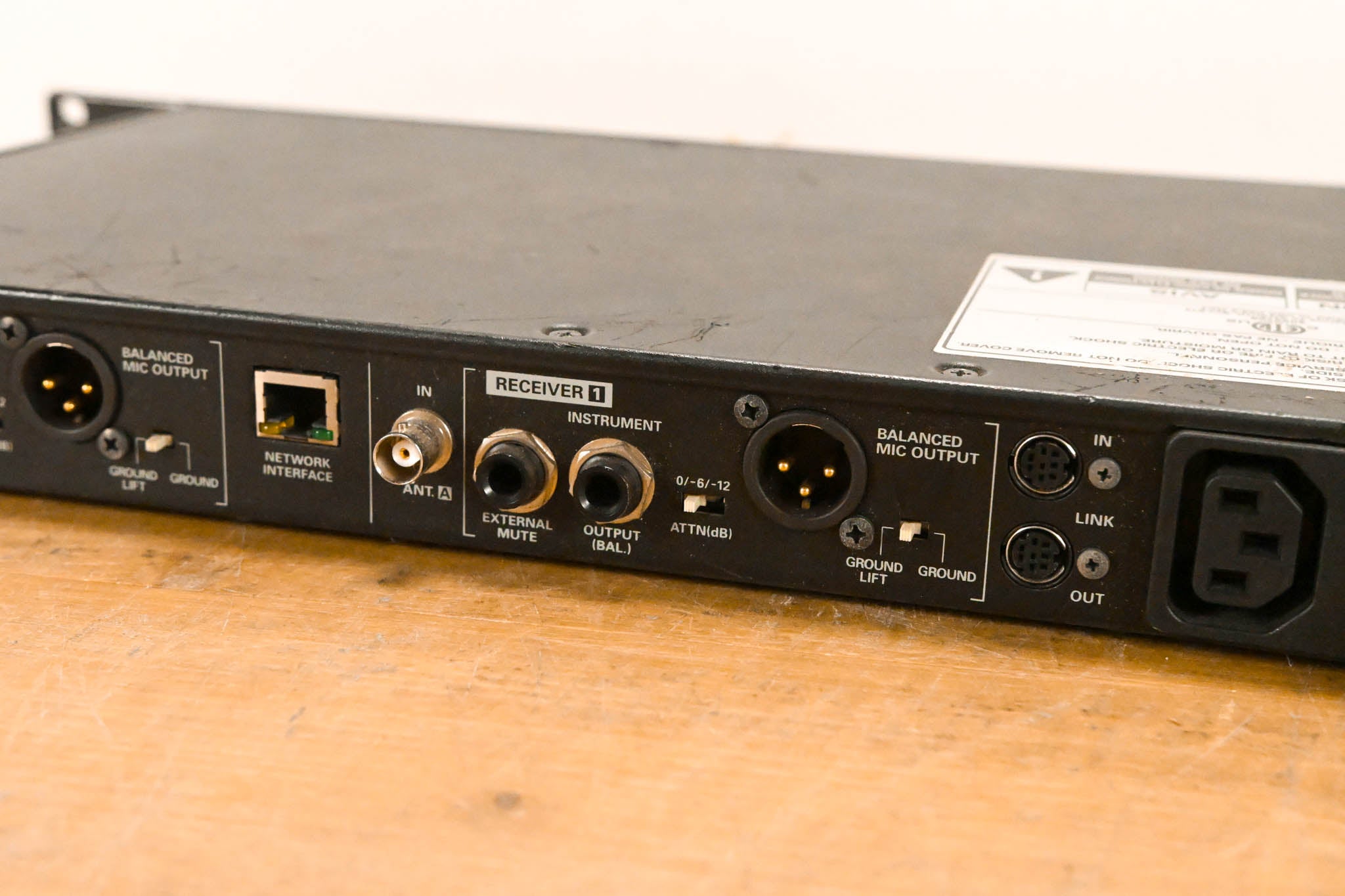 Audio-Technica AEW-R5200 Receiver w/ two AEW-T1000 Bodypacks: 541-566MHz