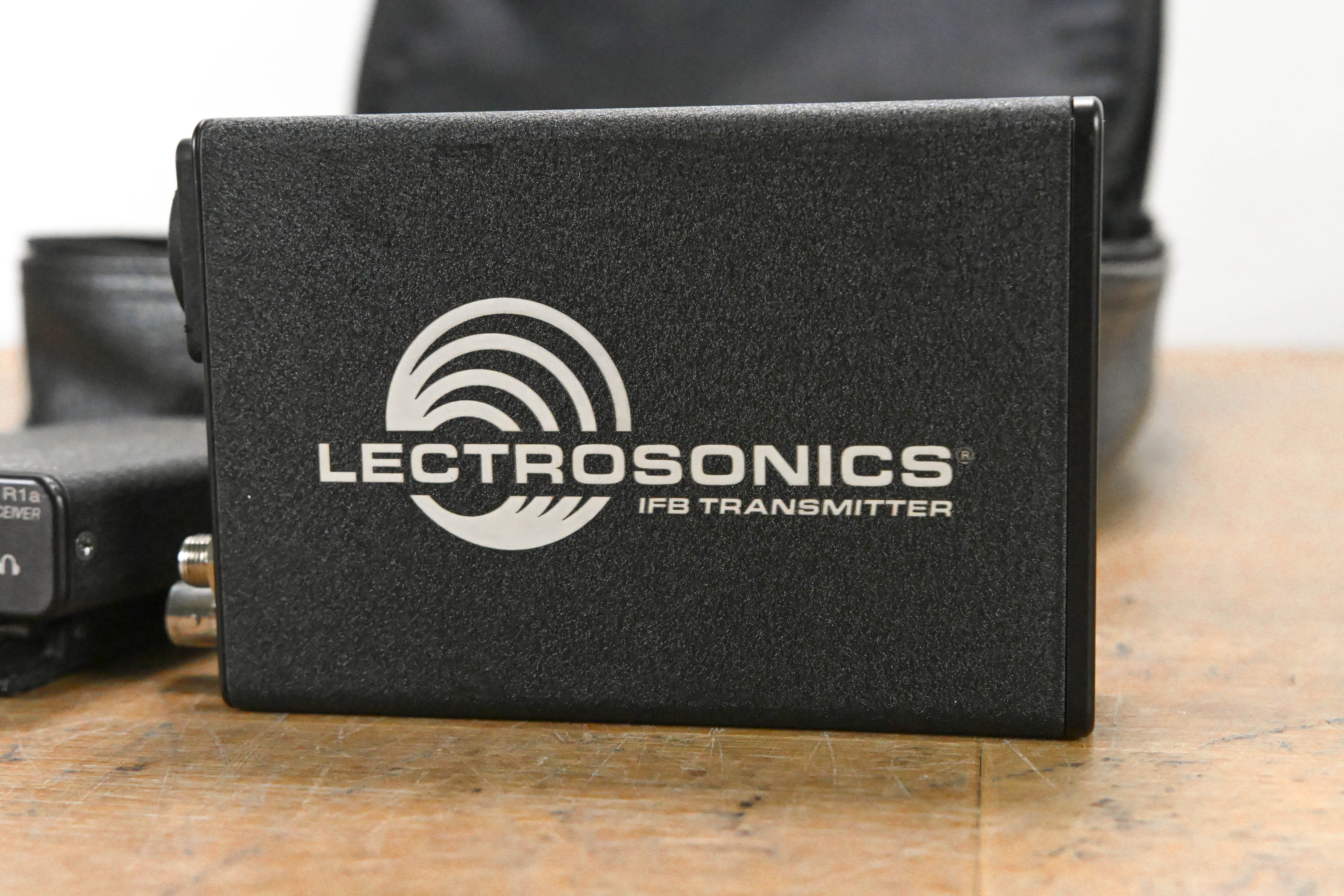 Lectrosonics IFBT4 IFB Transmitter & R1a Receiver Block 22 w/ Case