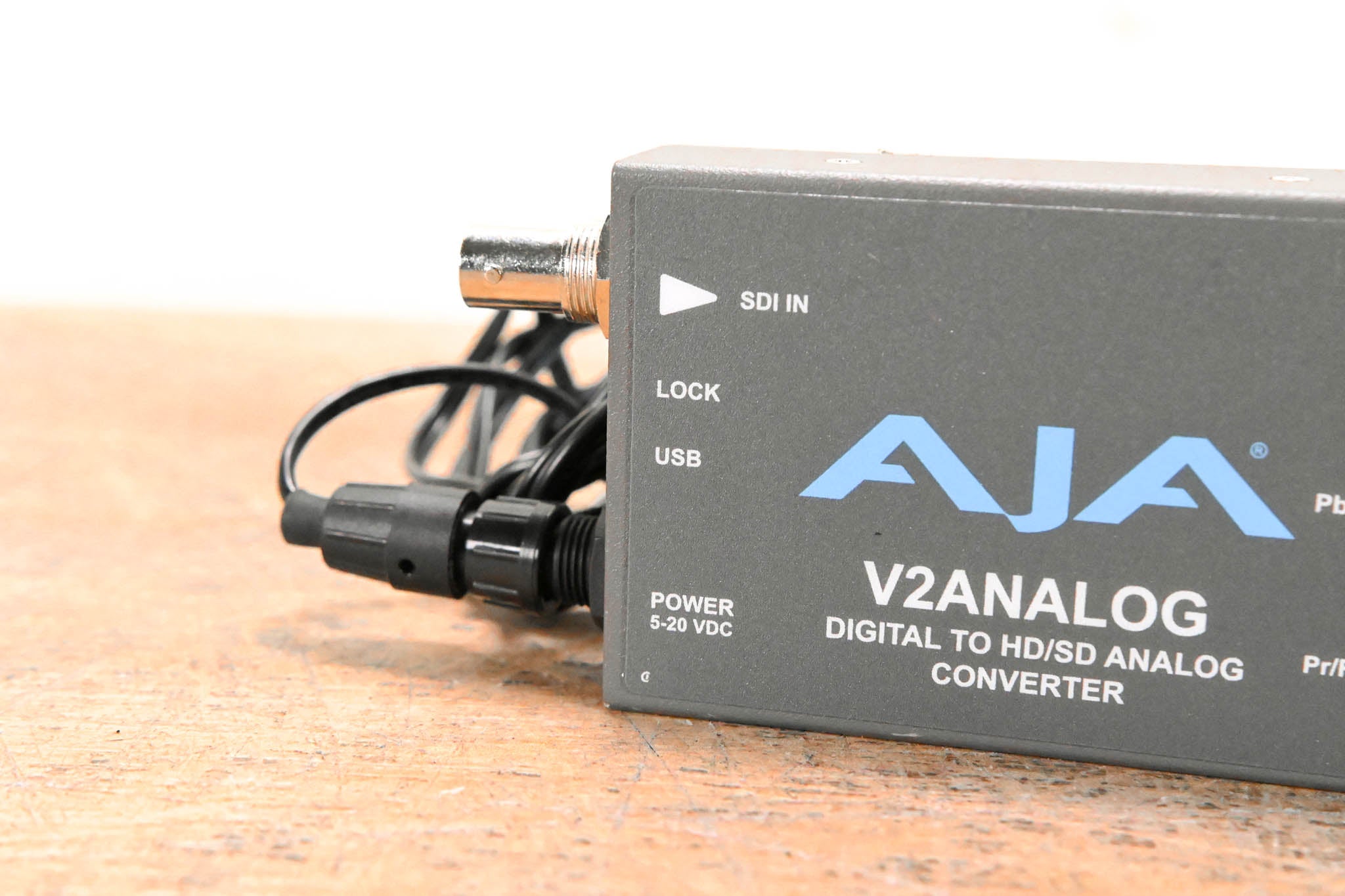 AJA V2Analog HD/SD-SDI to Analog Mini-Converter